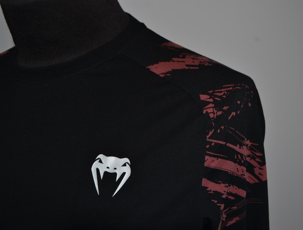 UFC Venum UFC Authentic Fight Week Long Sleeve T-Shirt Size L Size US L / EU 52-54 / 3 - 2 Thumbnail