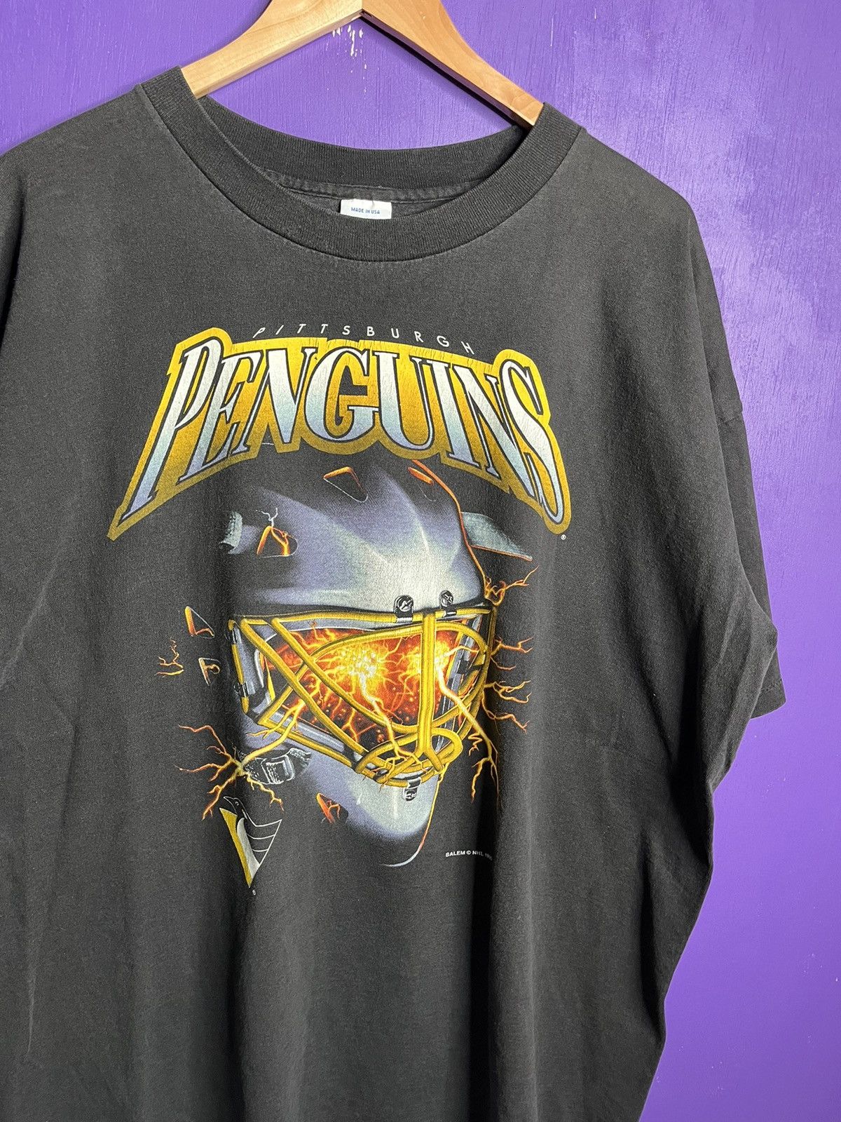 NHL Vintage 1993 Pittsburgh penguins goalie mask t-shirt Size US XXL / EU 58 / 5 - 3 Thumbnail