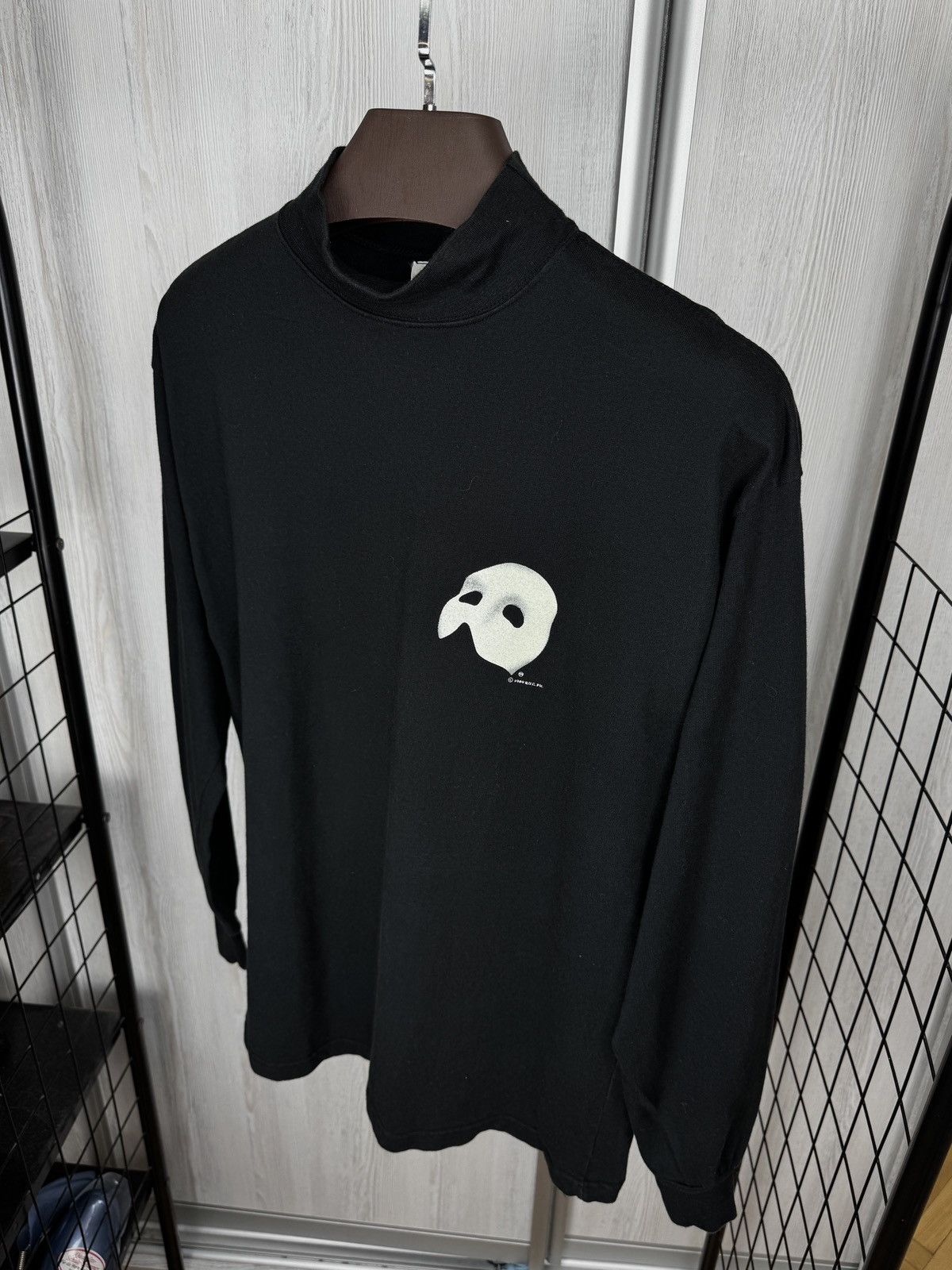 Vintage Vintage THE PHANTOM OF THE OPERA 1989 Black Neck Sweatshirt Size US L / EU 52-54 / 3 - 8 Thumbnail