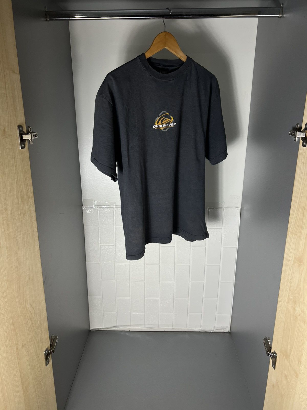 Quiksilver VINTAGE QUIKSILVER RETRO T-SHIRT SURF SKATEBOARD Y2K 90s Size US L / EU 52-54 / 3 - 3 Thumbnail
