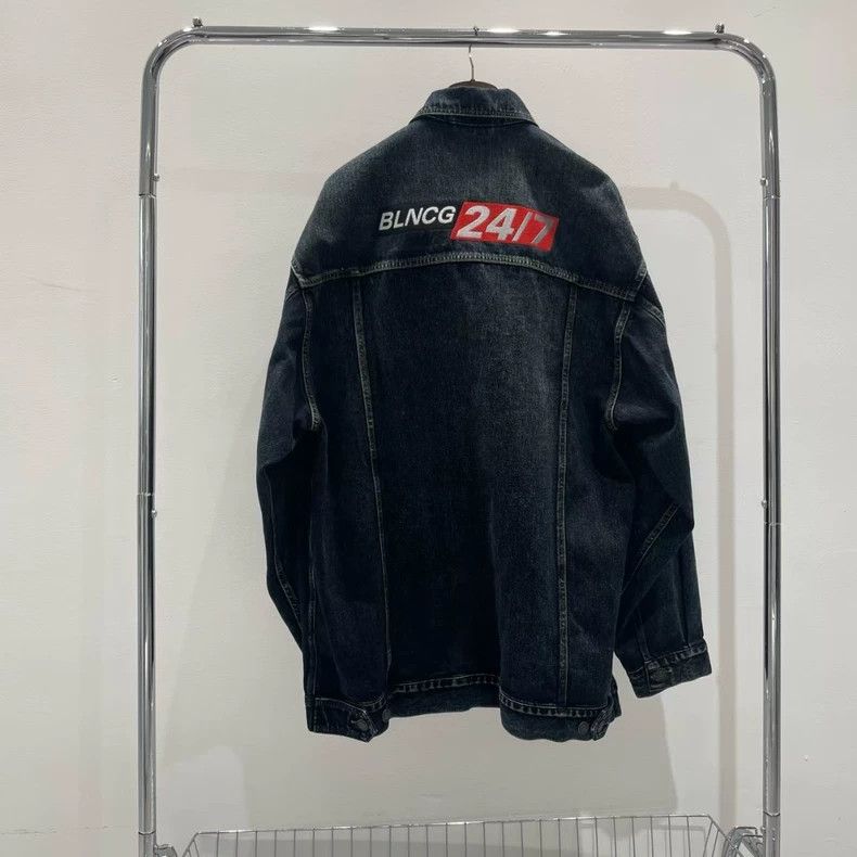 Balenciaga Balenciaga Digital Embroidery Made Old Jacket Size US S / EU 44-46 / 1 - 2 Thumbnail