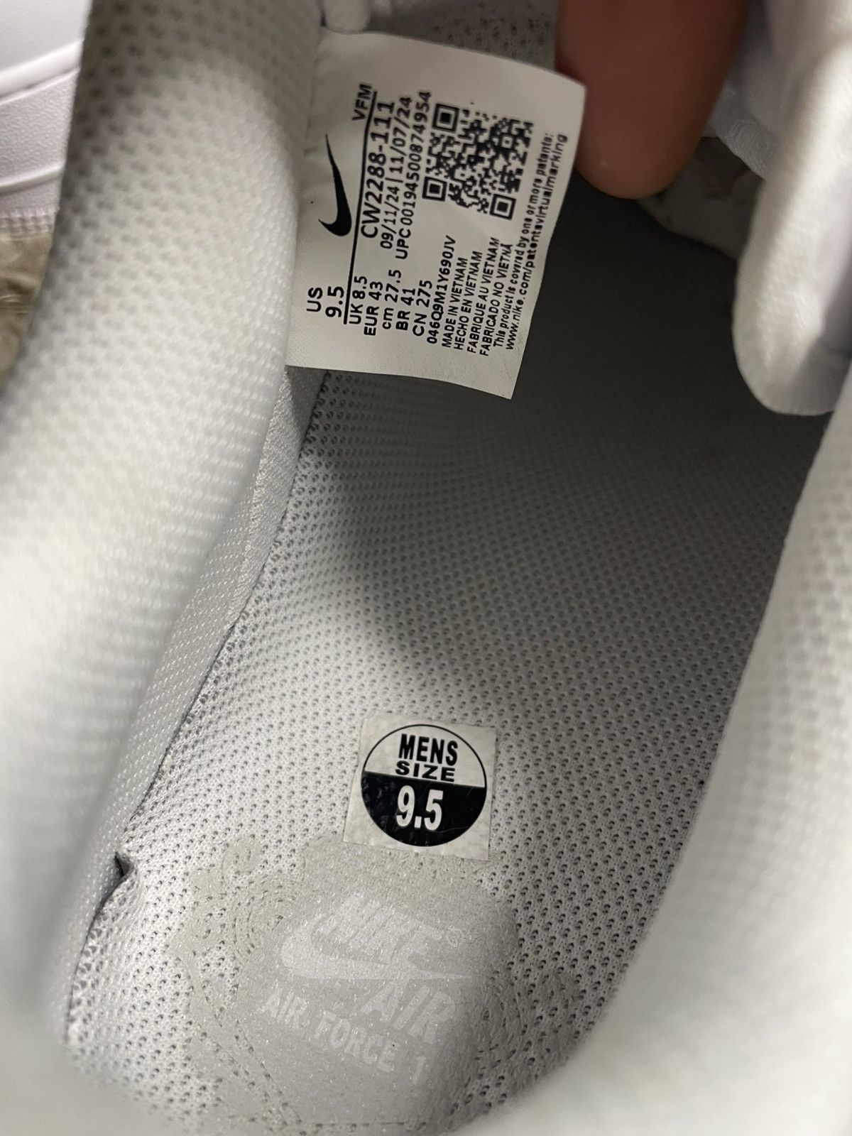 Nike Air Force 1 Triple White Size US 9.5 / EU 42-43 - 7 Thumbnail