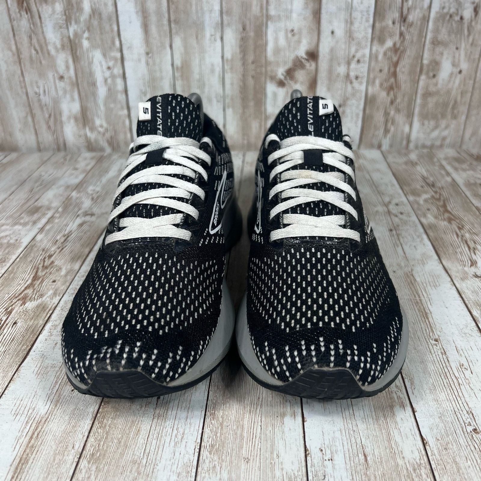 Brooks Brooks levitate 5 black white Womens 9.5 runners Size US 9.5 / IT 39.5 - 3 Thumbnail