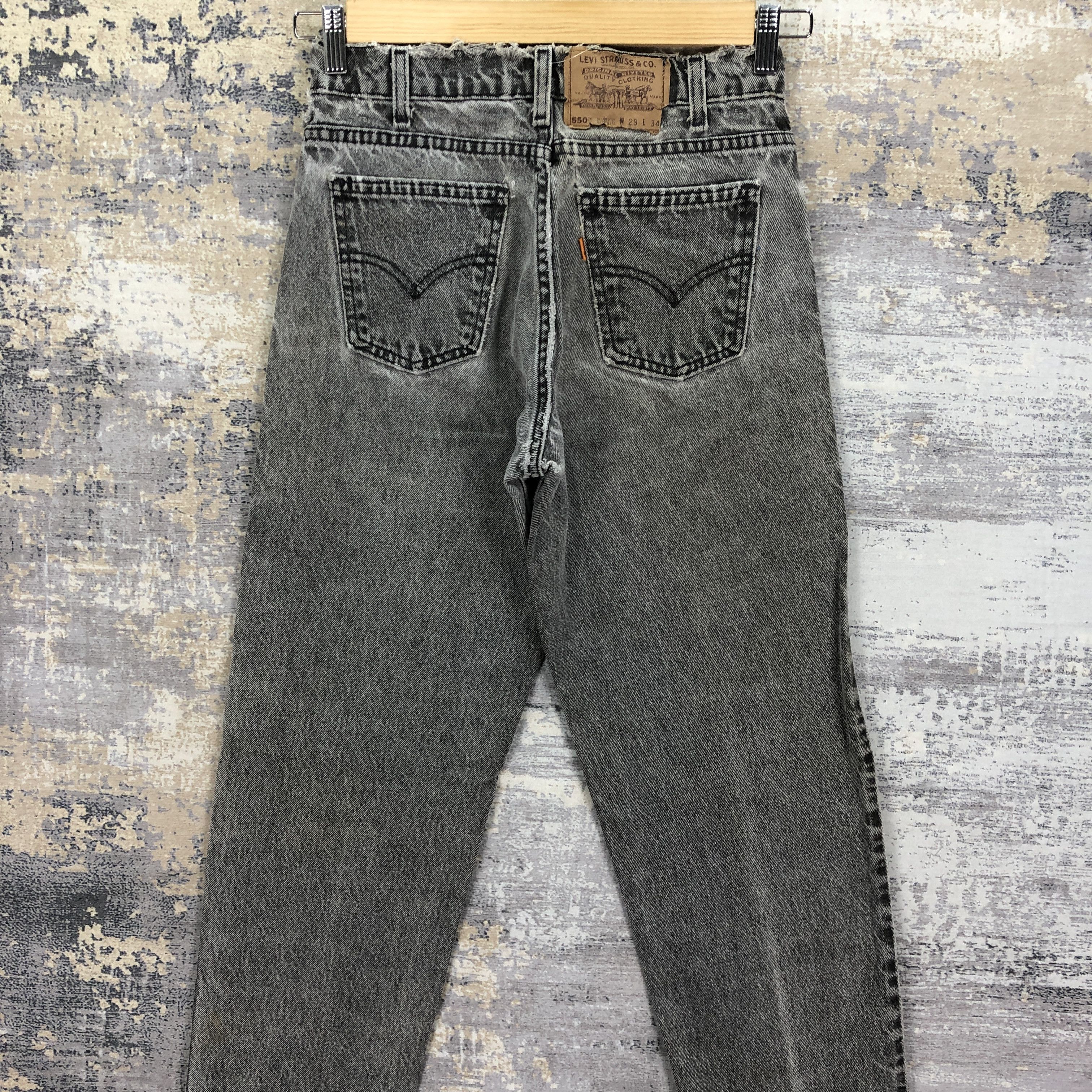 Levi's Vintage Levis 550 Stonewash Faded Black Jeans Ash Gray Denim Size 26" / US 2 / IT 38 - 4 Thumbnail
