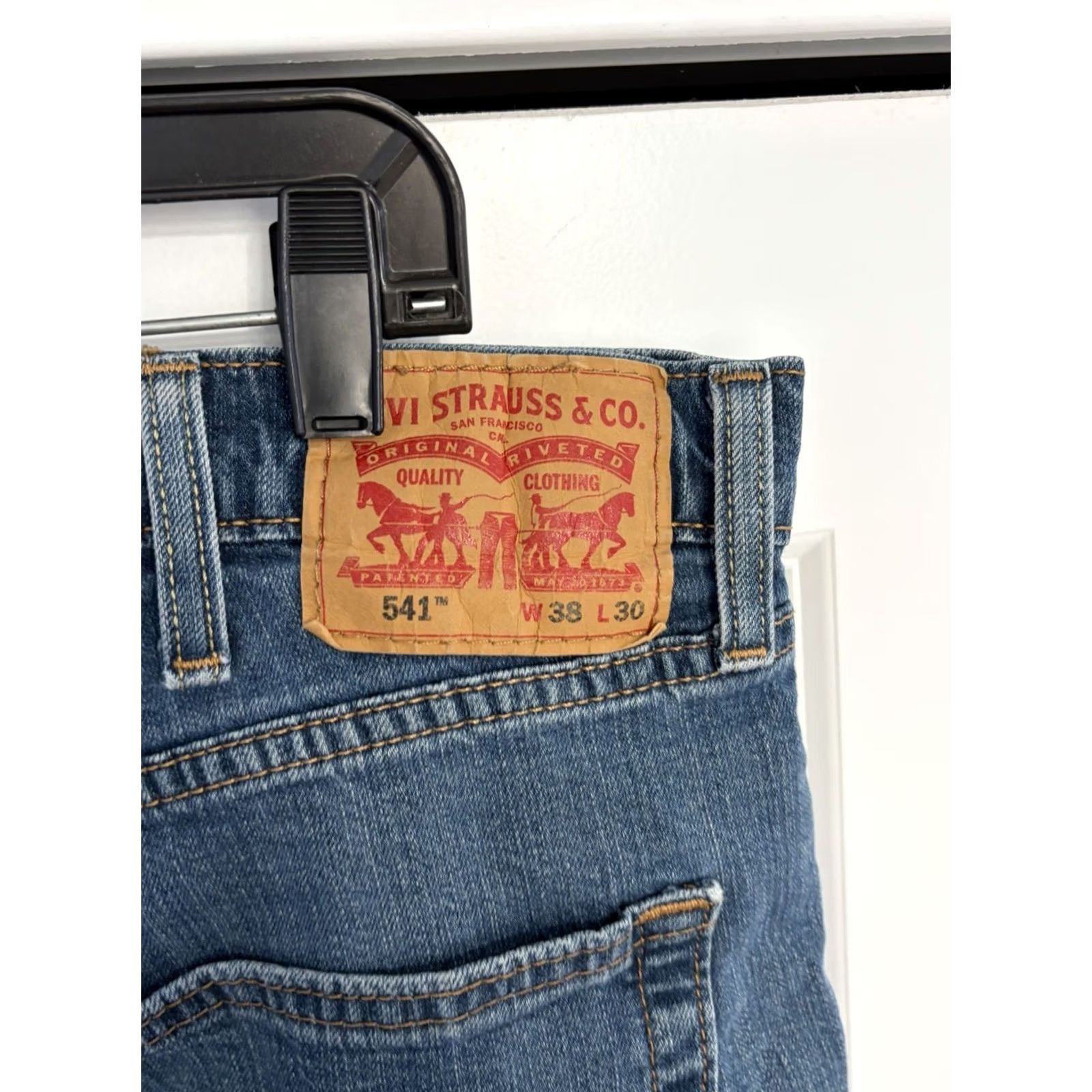 Levi's VINTAGE Levi's 541 Jeans Mens 38x30 Athletic Taper Classic Blue Denim Jeans Mens 38x30 5-Pocket Design Blue Denim Levi's 541 Series Retro Men Size US 38 / EU 54 - 3 Thumbnail