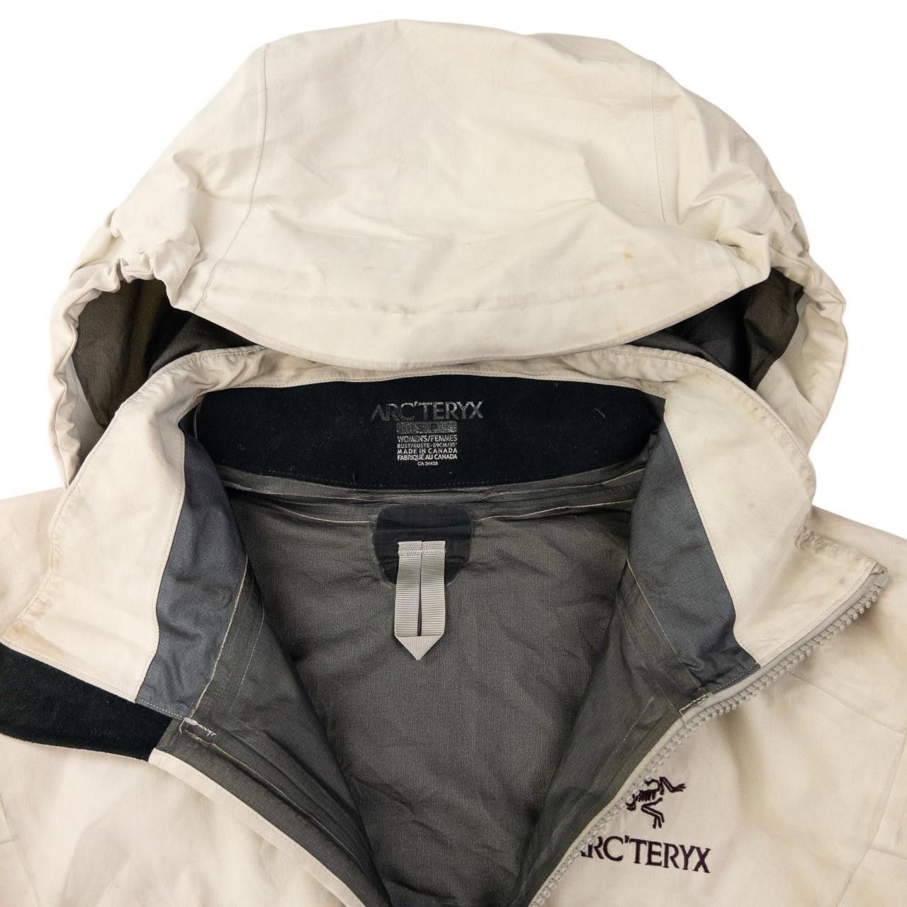 Arc'teryx Vintage Arcteryx Goretex Pro Shell Jacket Womens Size S Size S / US 4 / IT 40 - 4 Thumbnail