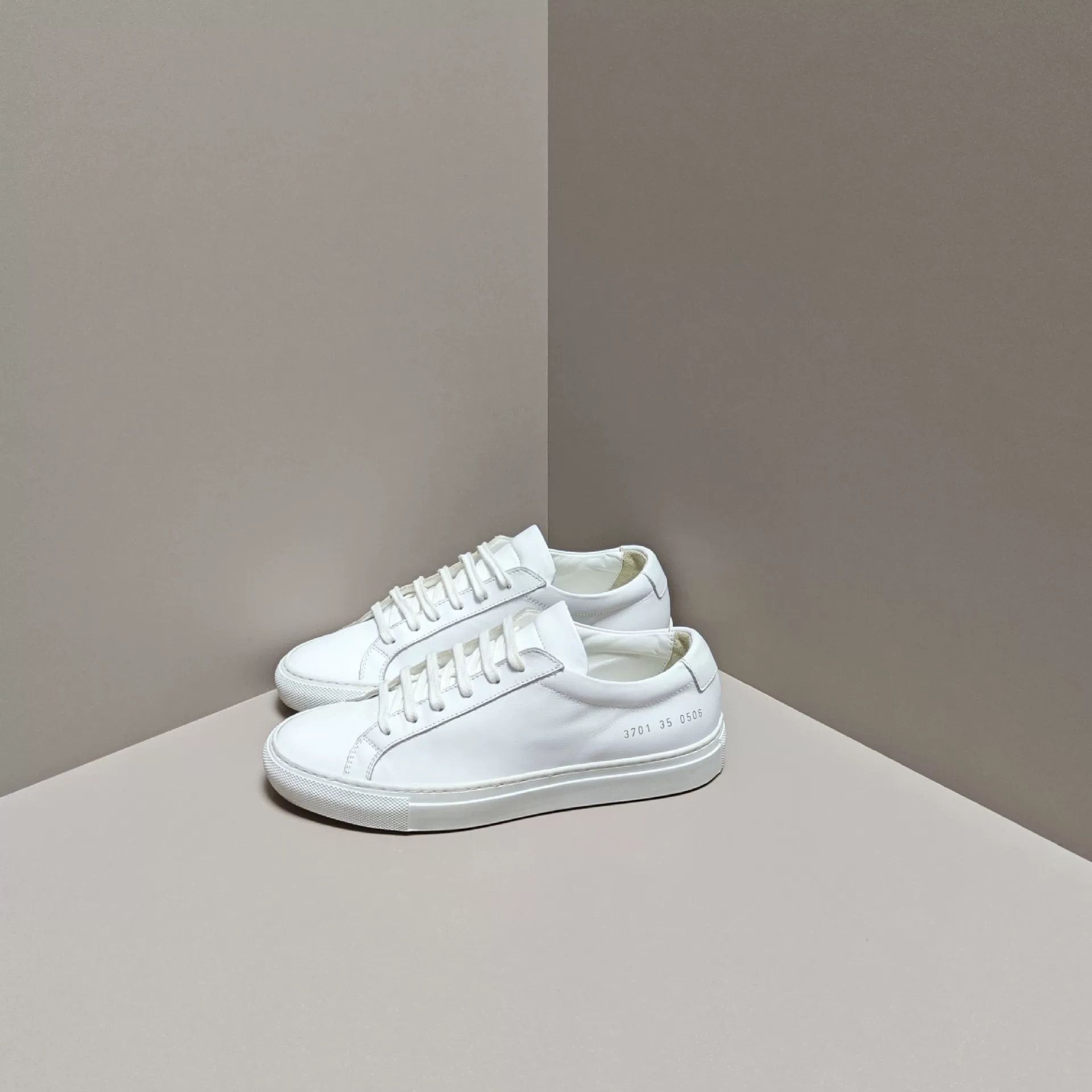 Common Projects Common Projects Lowtop Sneakers us_5 Women Size US 5 / IT 35 - 1 Thumbnail