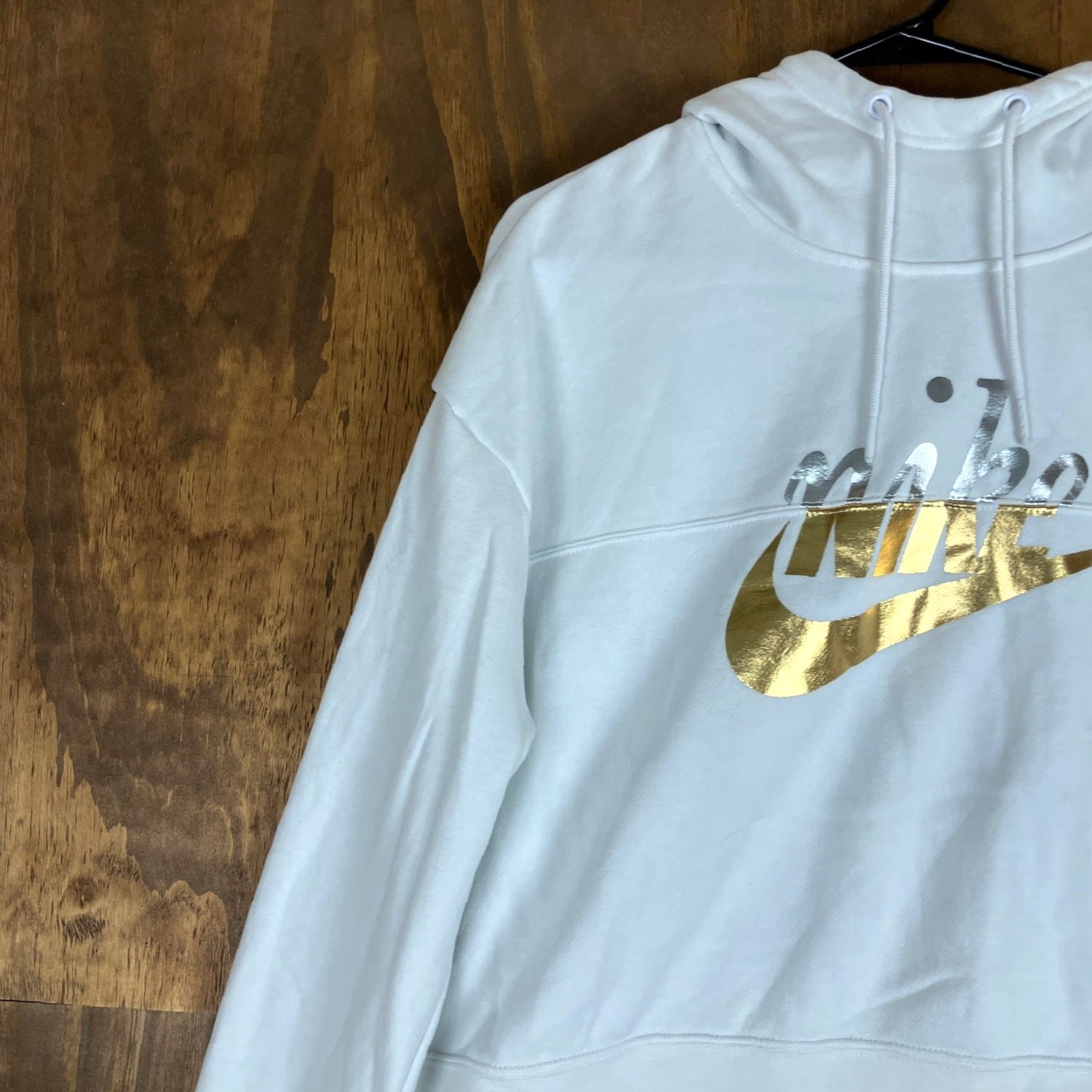 Nike Nike Womens Hoodie White Metallic Logo Pullover Cropped Oversized Stretch Large Size L / US 10 / IT 46 - 4 Thumbnail