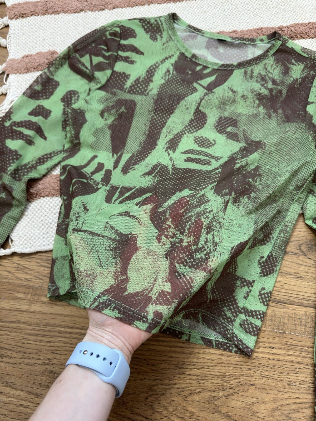 Vintage VINTAGE BILLIE EILISH MESH LONG SLEEVE Size S / US 4 / IT 40 - 2 Thumbnail