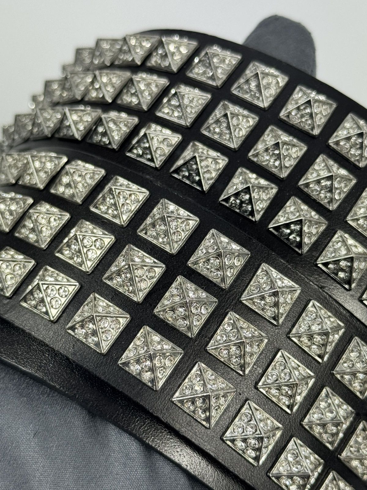 Bossi Sportswear REPLACEABLE BUCKLE STUDDED CRYSTAL 1/1 BELT SIZE 110 Size ONE SIZE - 4 Thumbnail