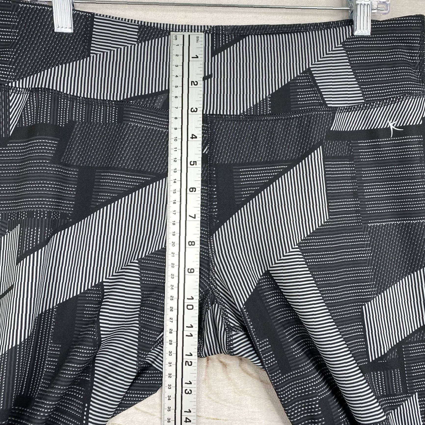 Vintage Danskin Now Womens Leggings Capri Geometric Print Athletic Workout L Size 36" / US 14 / IT 50 - 4 Thumbnail