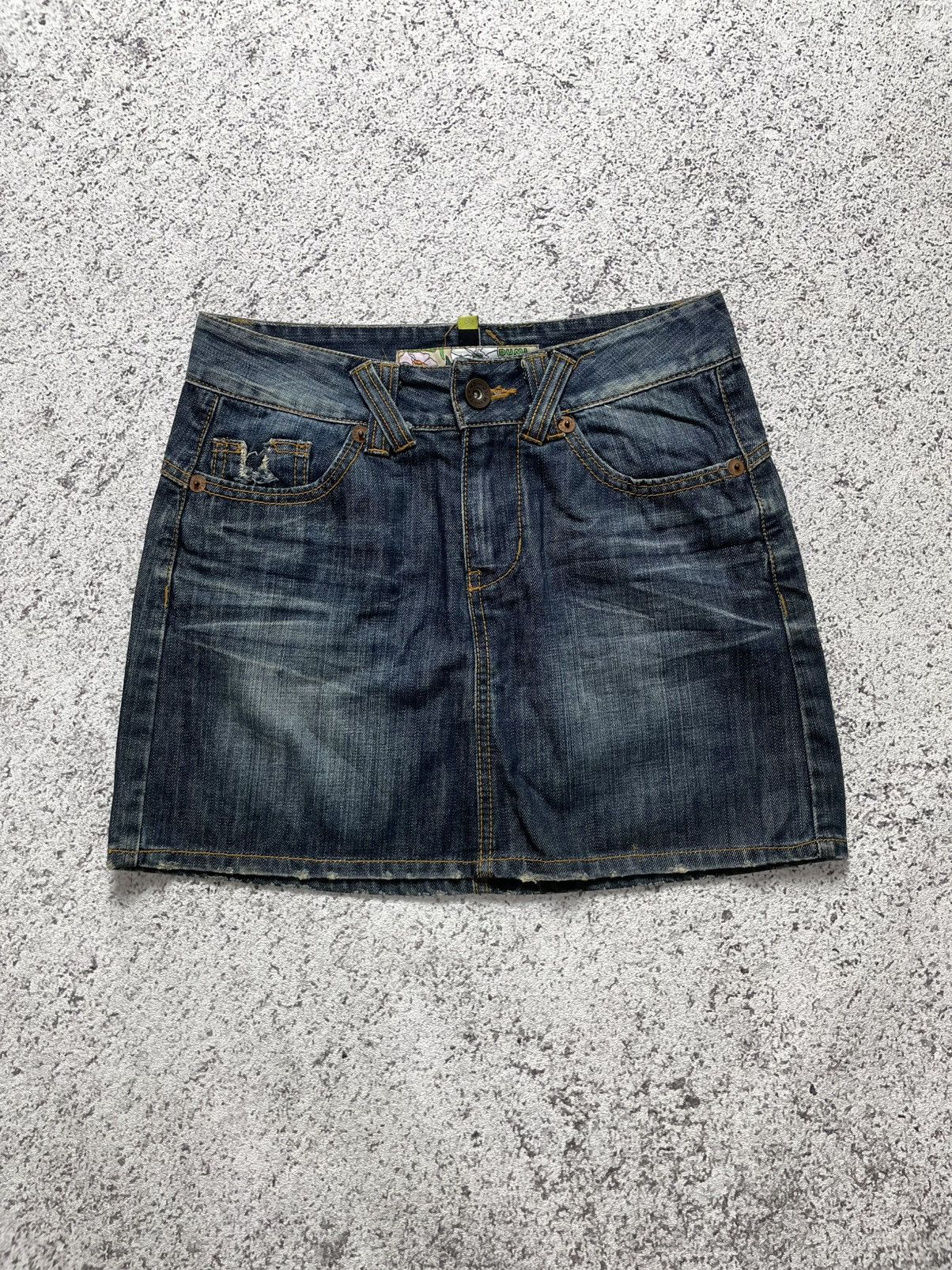 If Six Was Nine 2000s Dumi - Faded Indigo Washed Denim Mini Skirt Gothic Size 28" / US 6 / IT 42 - 1 Thumbnail