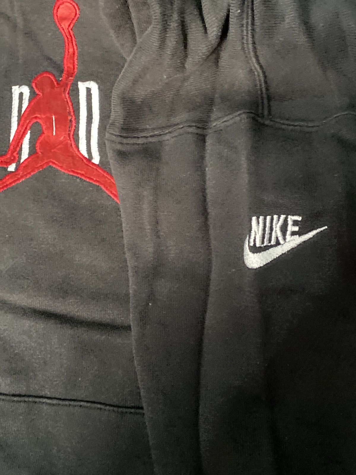 Vintage Vintage Nike Air Jordan Spell Out Black Sweatshirts Hoodies Size US M / EU 48-50 / 2 - 7 Thumbnail