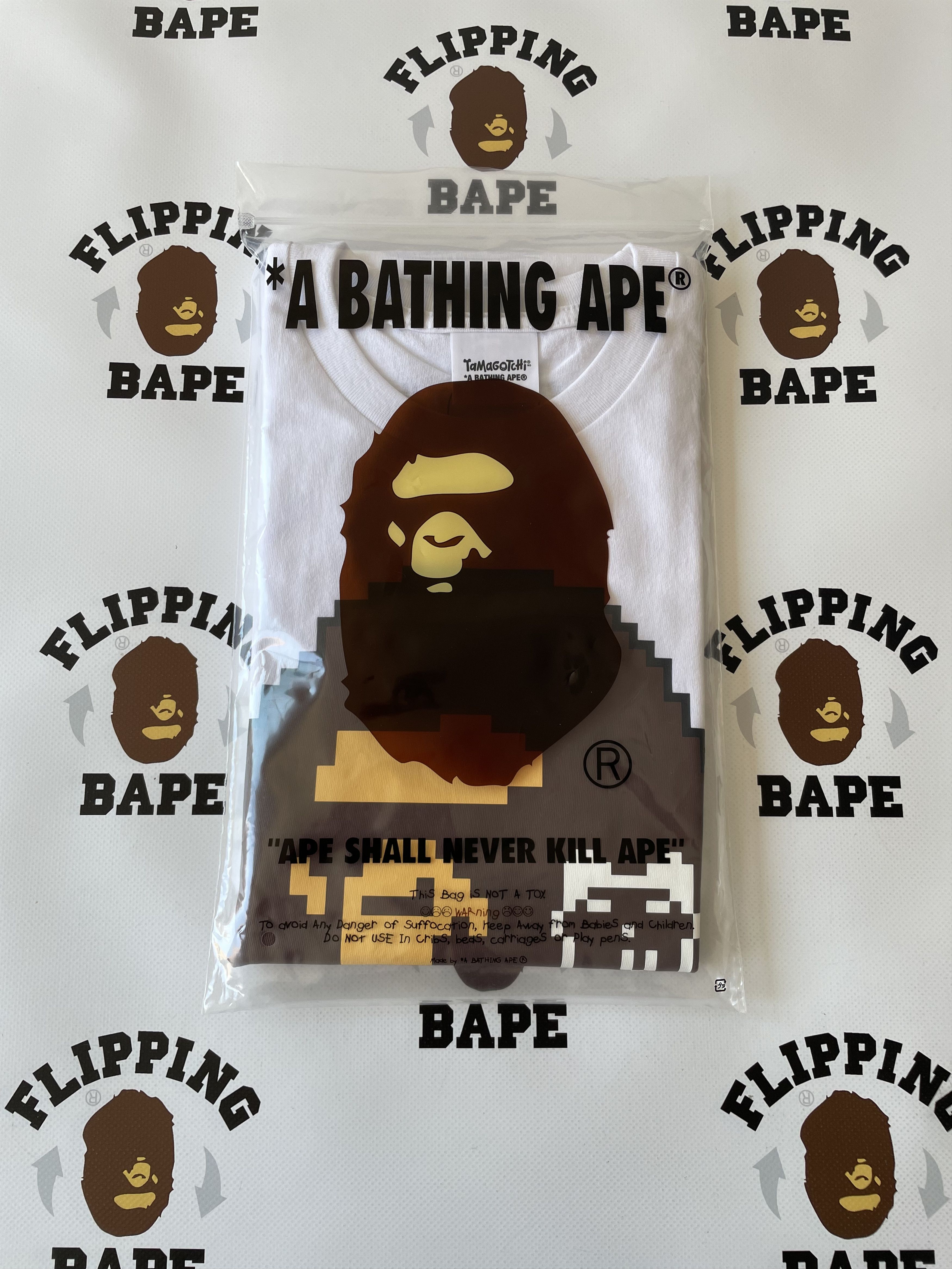Bape BAPE X TAMAGOTCHI TEE #1 Size US M / EU 48-50 / 2 - 9 Thumbnail