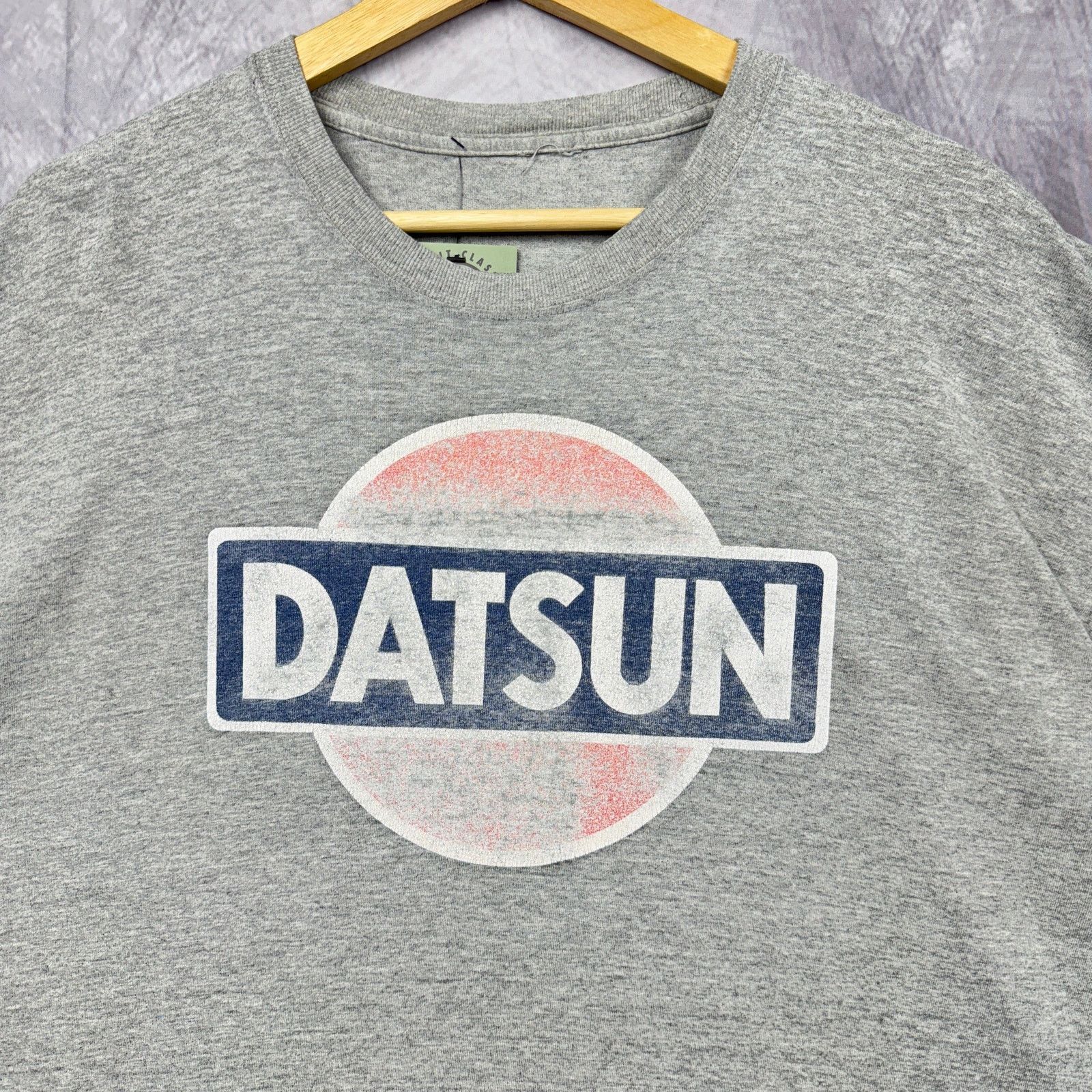 Vintage 00s Gray Datsun Logo Nissan Promo Graphic Shirt XL 3877 Size US XL / EU 56 / 4 - 1 Thumbnail