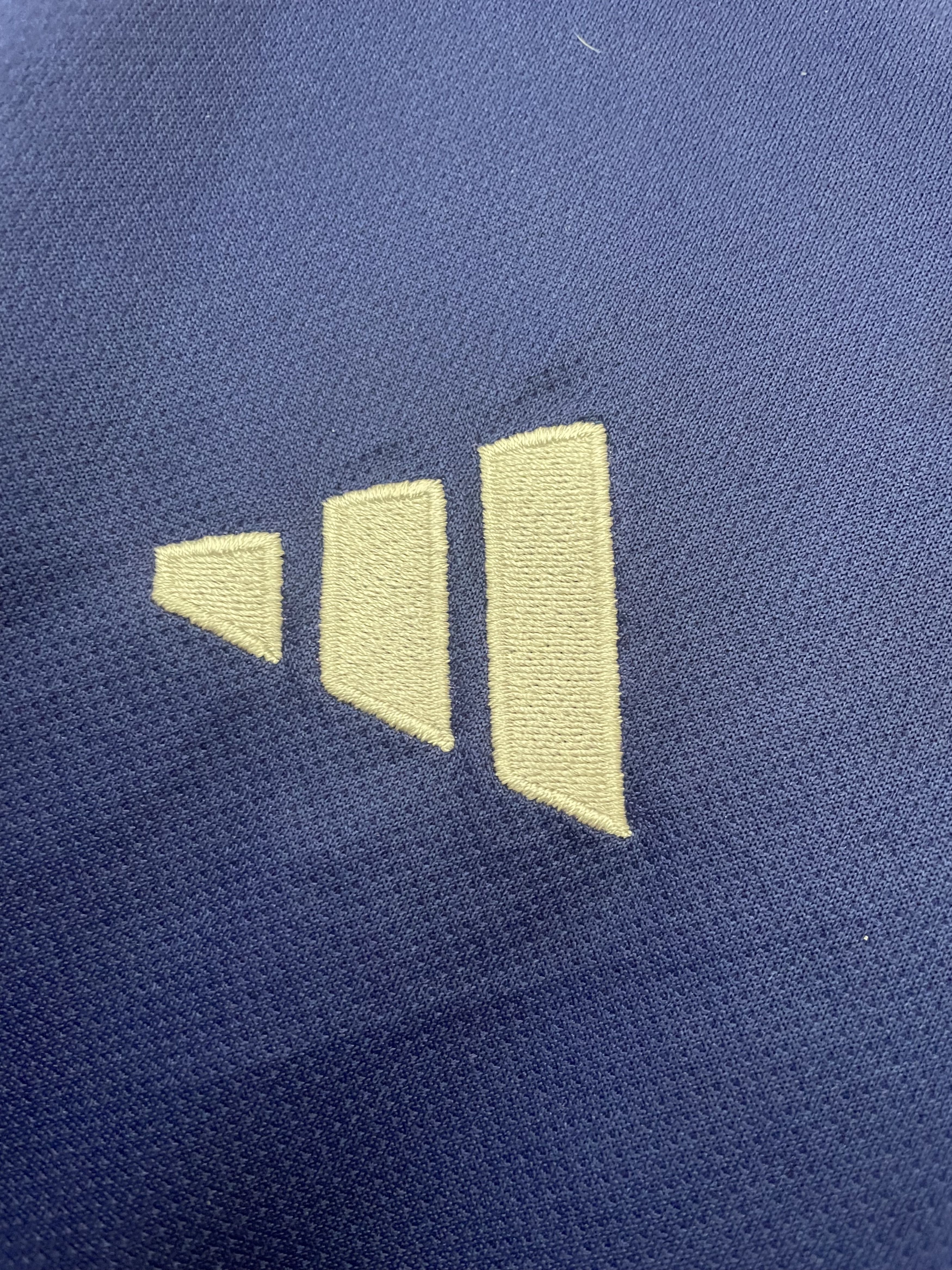 Adidas Adidas Messi #10 Argentina 2022 Away Authentic L Slim Size US L / EU 52-54 / 3 - 4 Thumbnail