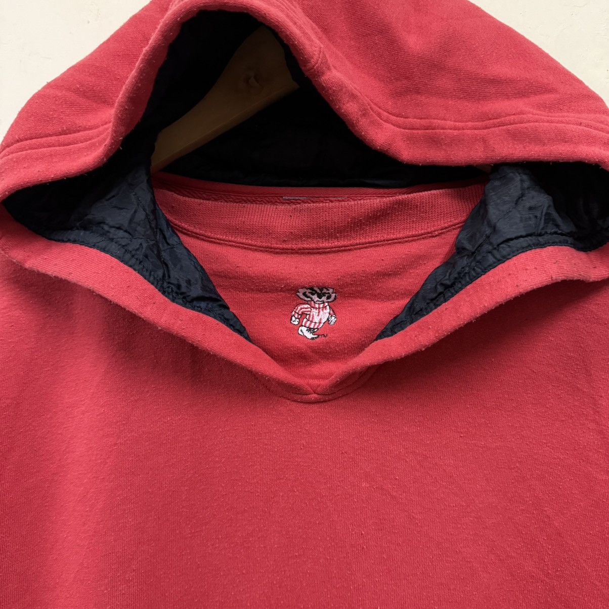 Vintage Vintage 90s Wisconsin Hoodie Pullover Spellout Size US XL / EU 56 / 4 - 6 Thumbnail