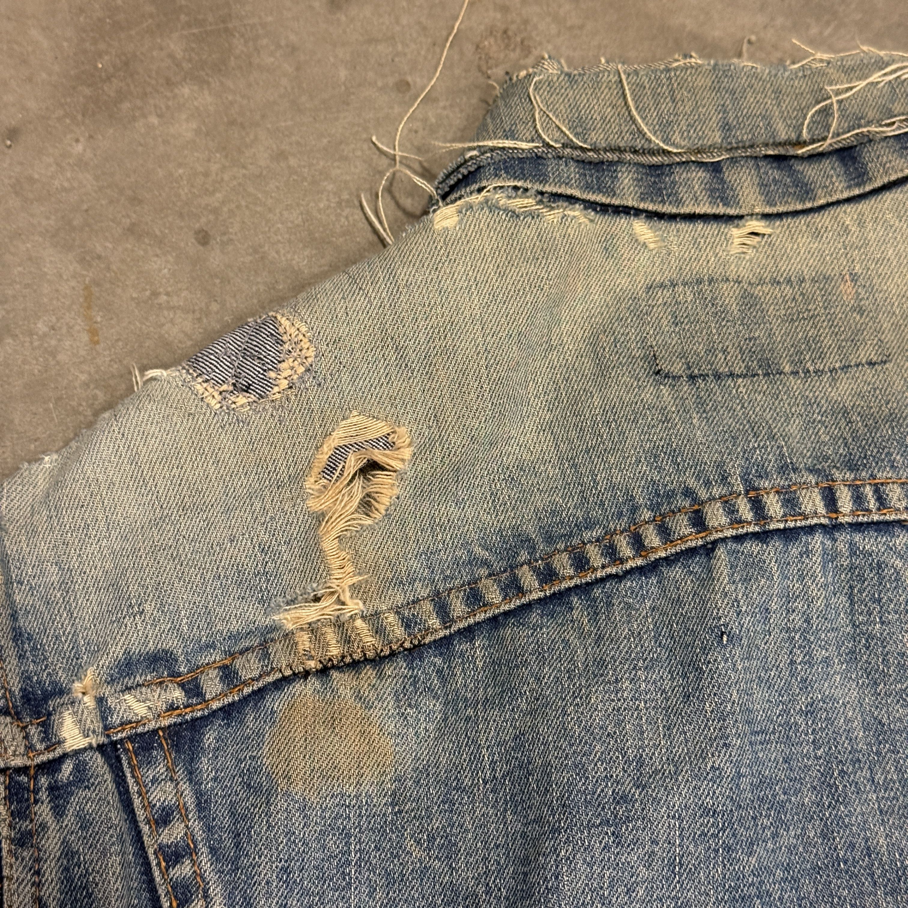 Levi's Vintage Big E Levi's Distressed Denim Trucker Jacket Size M Size US M / EU 48-50 / 2 - 8 Thumbnail