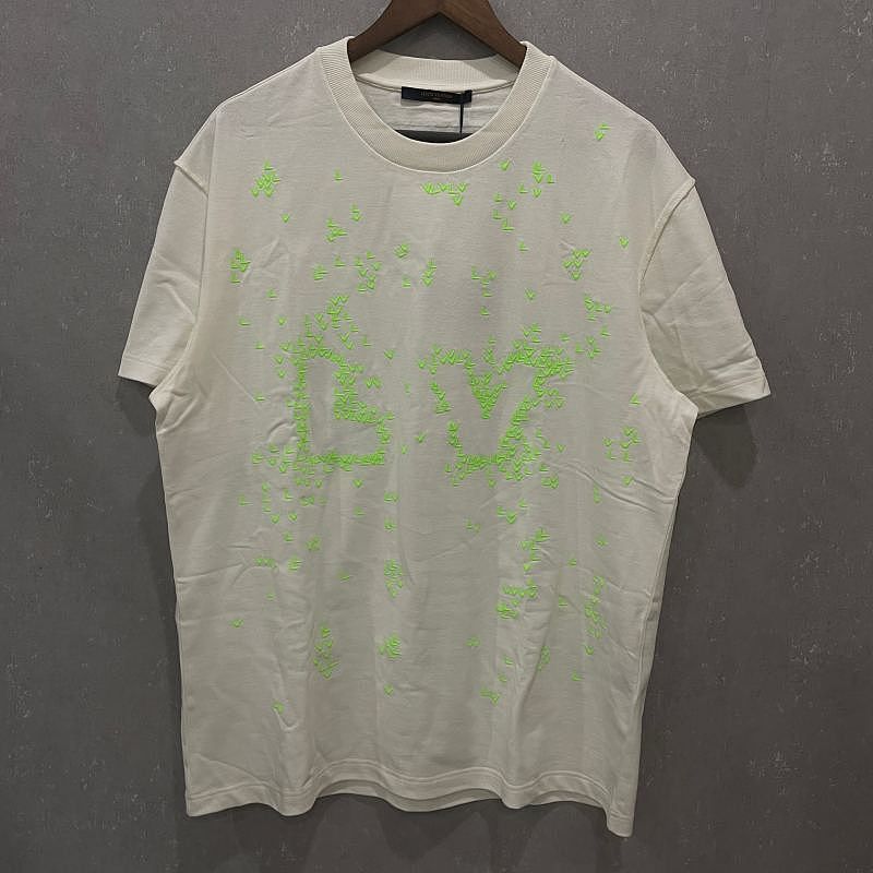 Louis Vuitton Louis Vuitton Neon Logo T-Shirt Size L Size US L / EU 52-54 / 3 - 1 Thumbnail