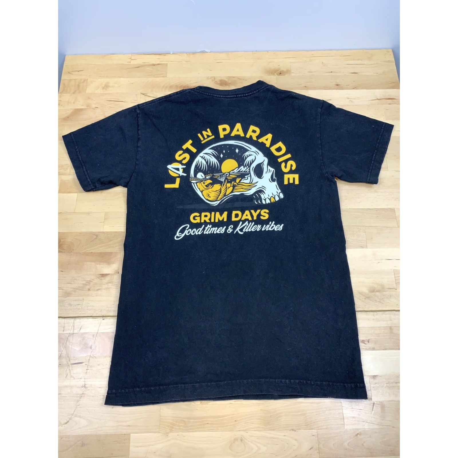 Paradise Grim Days Last in Paradise Graphic T Shirt Black S Short Sleeve Men's 2785 Beach Beer Bohemian California Music Paradise Shirt Size US S / EU 44-46 / 1 - 4 Thumbnail
