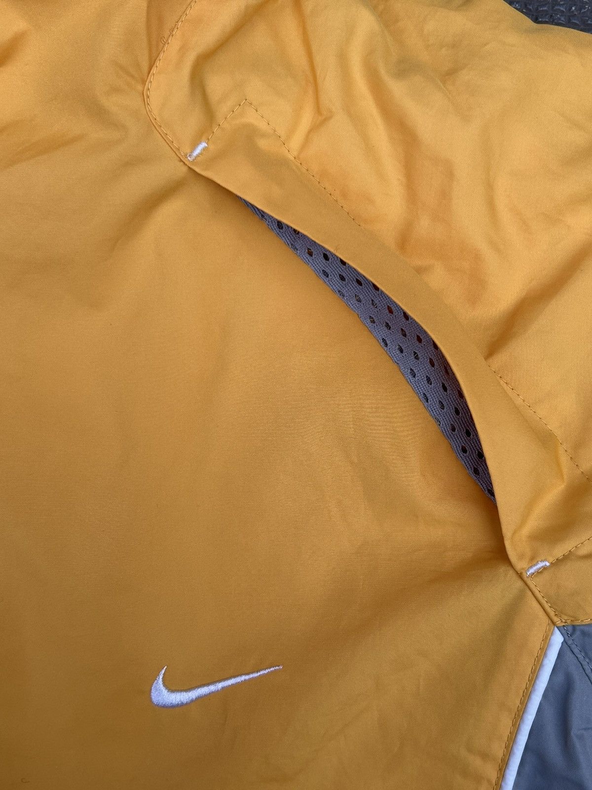 Nike Nike 00s silver tag Clima-fit yellow jacket Size US M / EU 48-50 / 2 - 3 Thumbnail