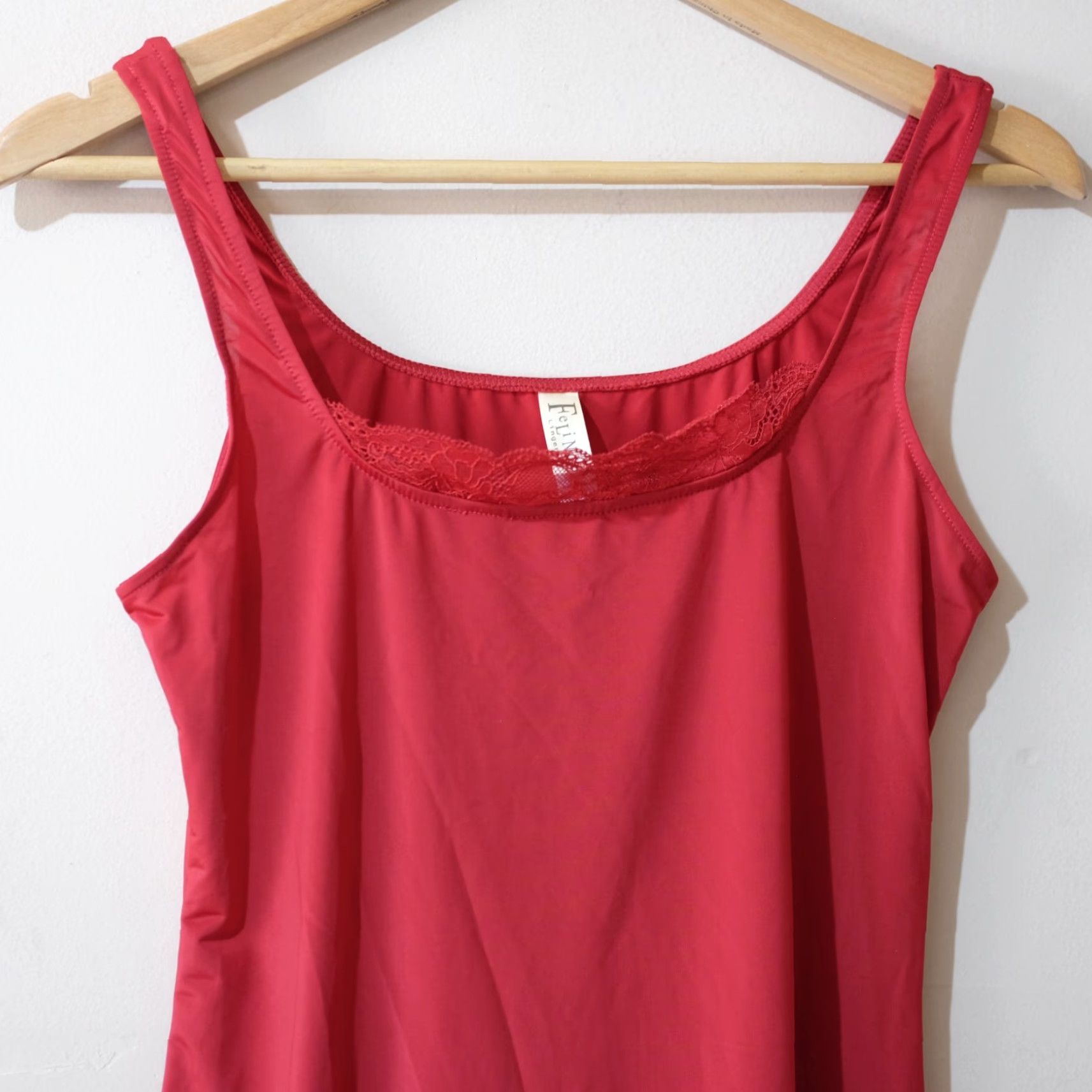 Vintage VINTAGE Felina Lingerie Camisole Cami Lace Trim Tank Top Red Size L Women's Tank Top Lace Trim Sleeveless Scoop Neck Pullover Wide Strap Size L / US 10 / IT 46 - 2 Thumbnail