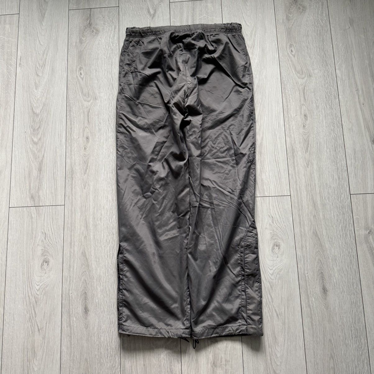 Vintage Vintage nike track pants y2k gorpcore sweatpants parachute Size US 34 / EU 50 - 4 Thumbnail
