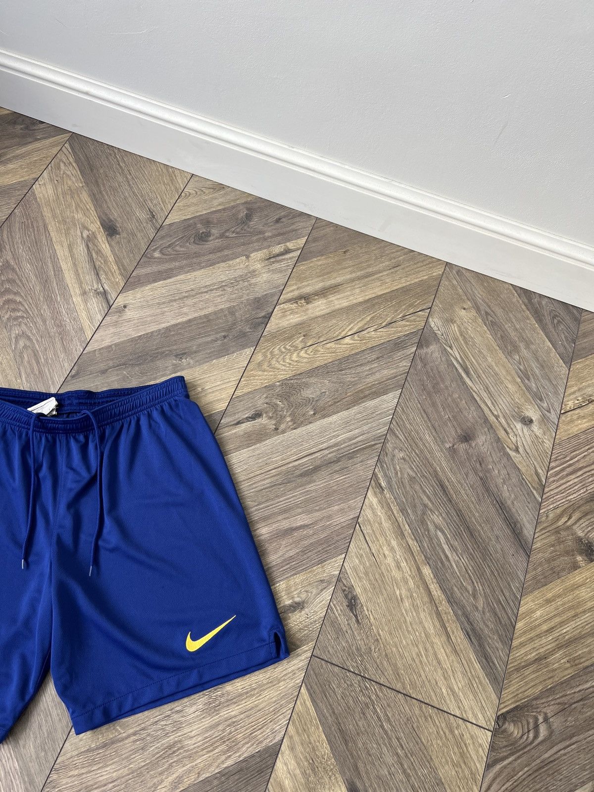 Nike Vintage Nike shorts Barcelona streetwear y2k style Size US 30 / EU 46 - 6 Thumbnail