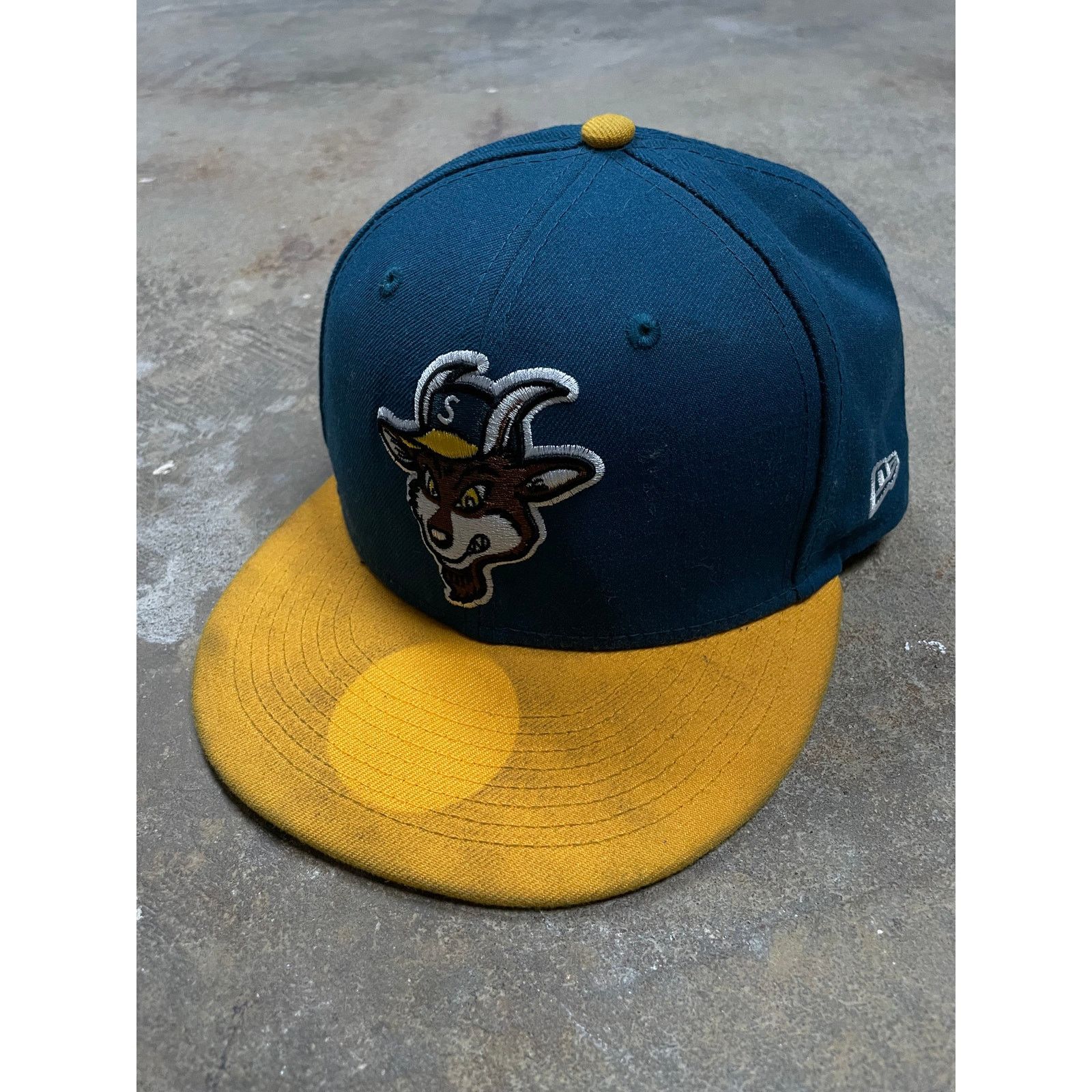 Supreme Supreme Fitted Navy Yellow Goat 7 1/2 Used Size ONE SIZE - 1 Thumbnail