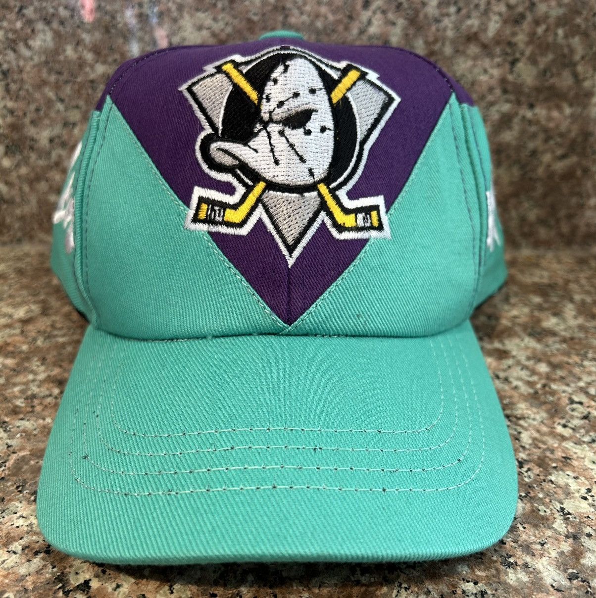 NHL VTG NEW Anaheim Mighty Ducks Hat Snapback Spell Out NHL Size ONE SIZE - 1 Thumbnail