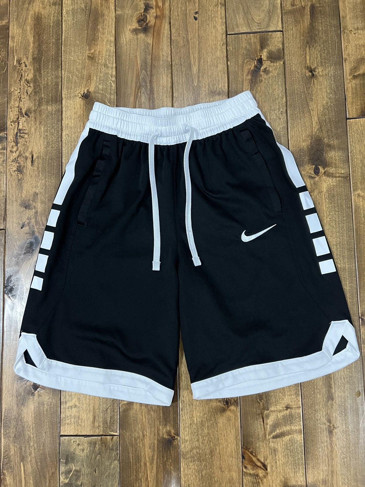 Nike Nike Dri-fit shorts Size US 30 / EU 46 - 2 Thumbnail