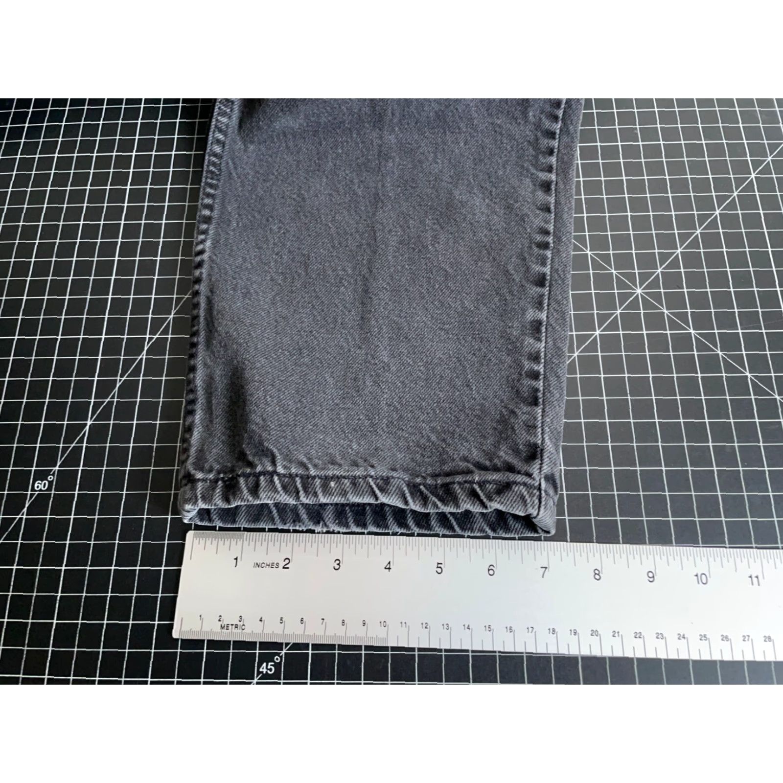 Levi's VINTAGE Levi's 550 Jeans Men's Tapered Fit Relaxed 31 x 29 Black 2000s Retro Classic Size US 31 - 7 Thumbnail