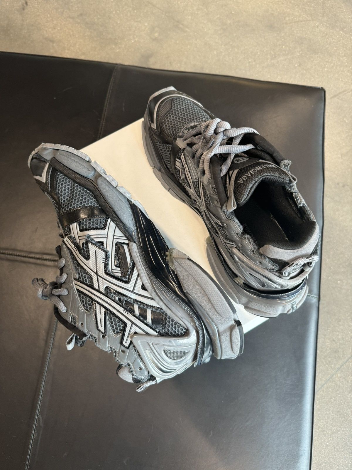 Balenciaga Balenciaga Runner Dark Grey Black Size US 13 / EU 46 - 7 Thumbnail