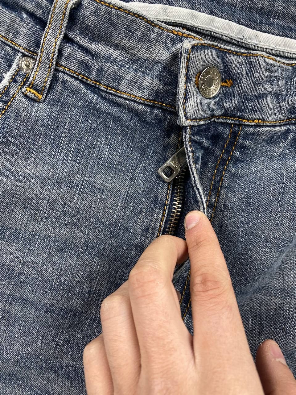 Dolce & Gabbana Vintage Dolce Gabbana Faded Denim Jeans Metal Logo Size US 34 / EU 50 - 12 Thumbnail