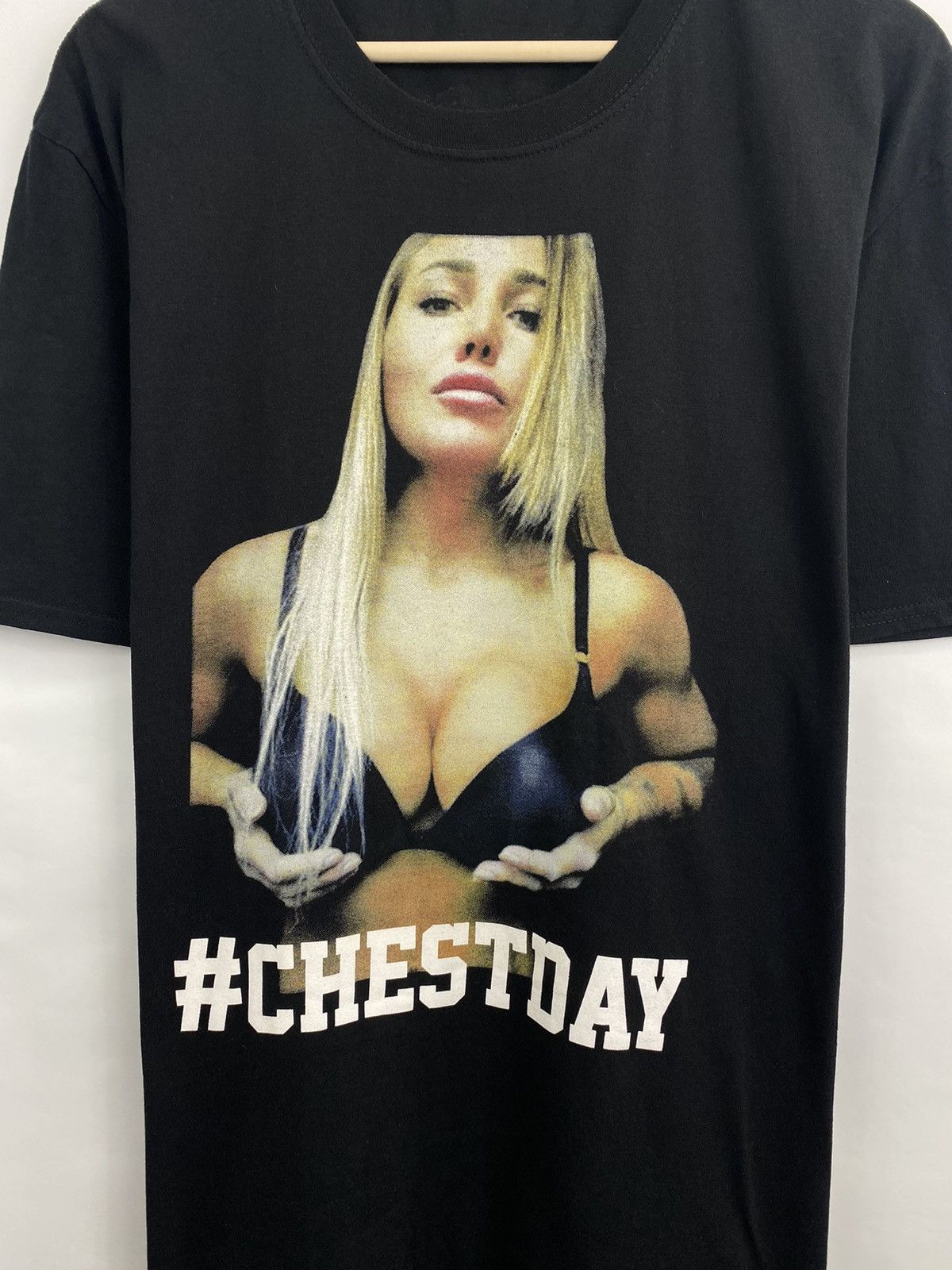 Vintage 🇺🇸 Vintage Y2K Chest Day Sex Girl Tits T-shirt rare Y2K Size US L / EU 52-54 / 3 - 4 Thumbnail