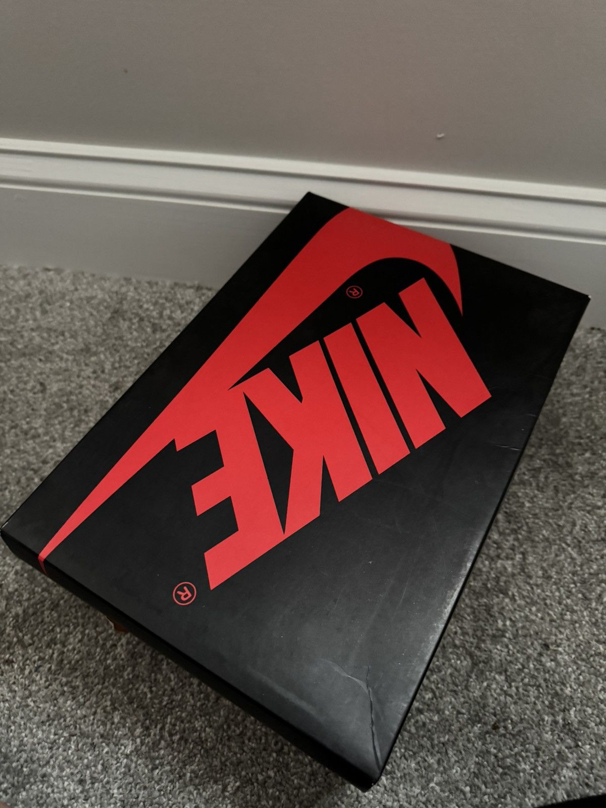 Jordan Brand × Nike Nike Air Jordan 1 Retro High OG GS Crimson Tint Size US 6.5 / EU 39-40 - 7 Thumbnail