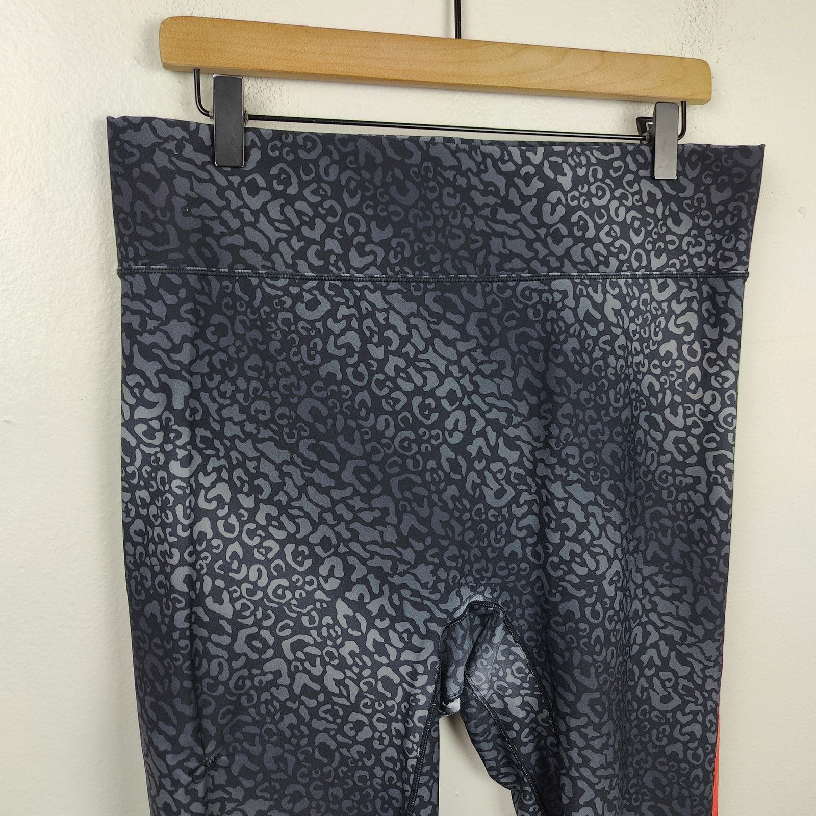 Other All Access Audio Leggings Womens XXL Gray Leopard Print Yoga Size 33" - 2 Thumbnail