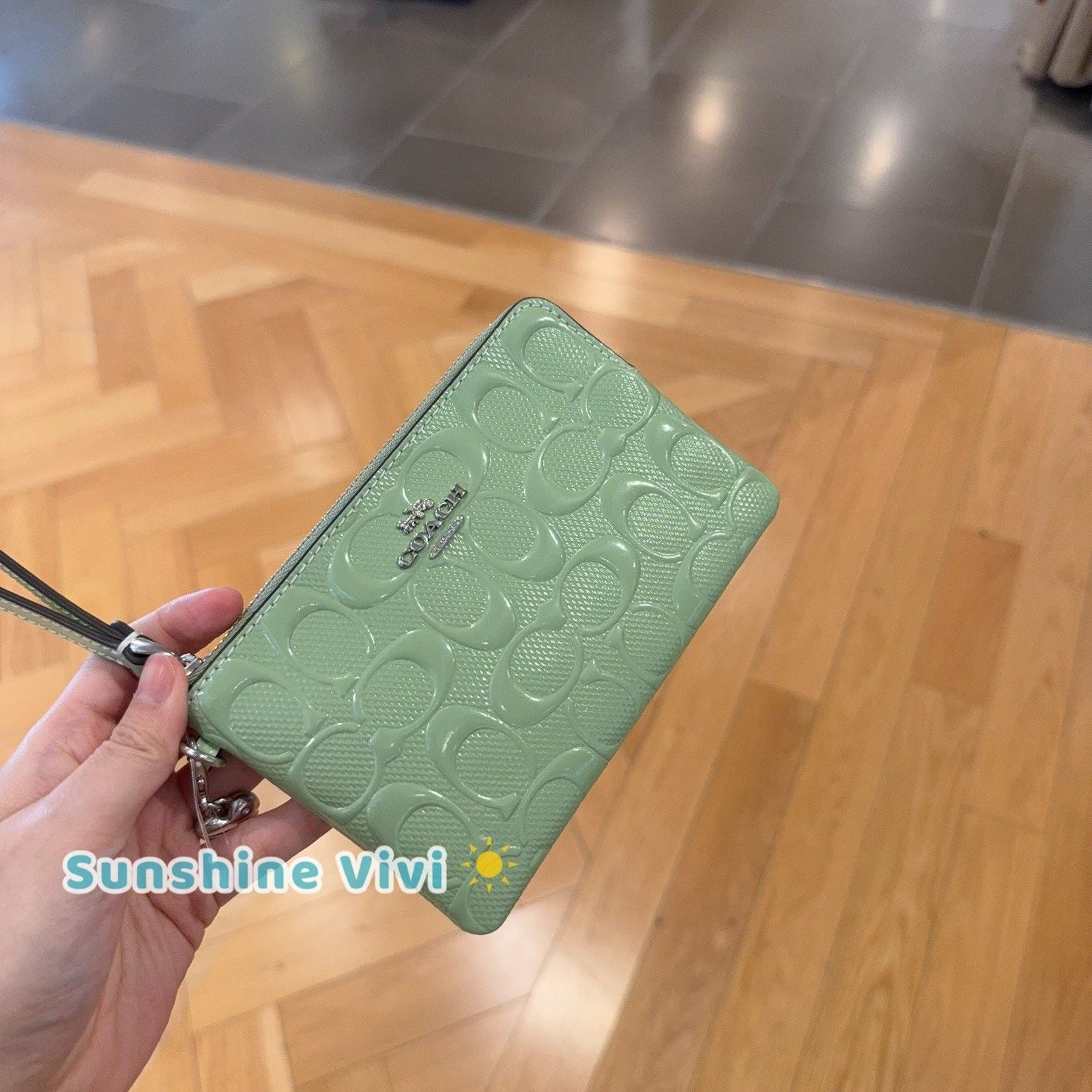 Coach NWT COACH Corner Zip Wristlet Heart Charm CDF04 Pale Green Size ONE SIZE - 3 Thumbnail