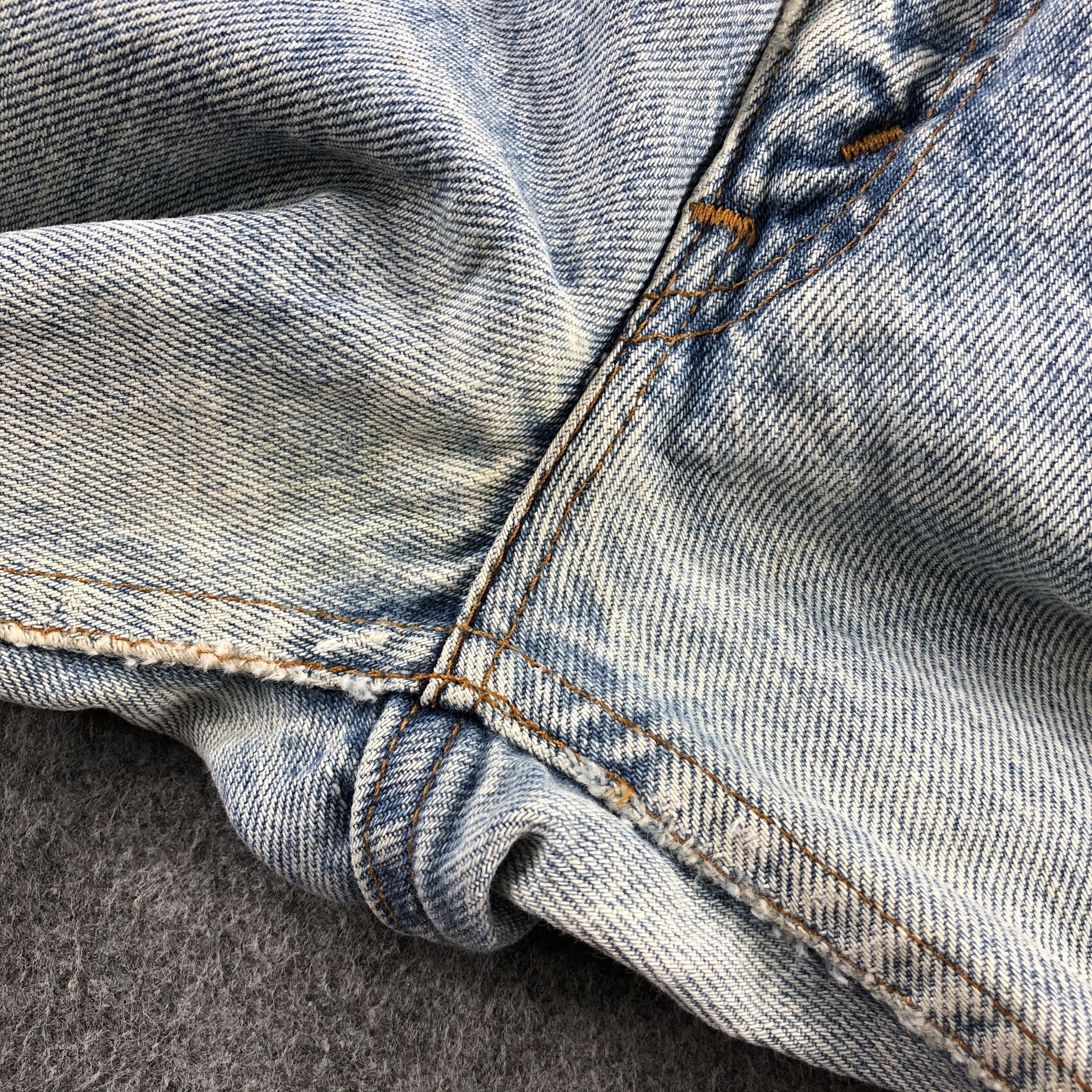 Levi's 90s Vintage Light Wash Levis 505 Jeans-J2283 Size US 35 - 8 Thumbnail