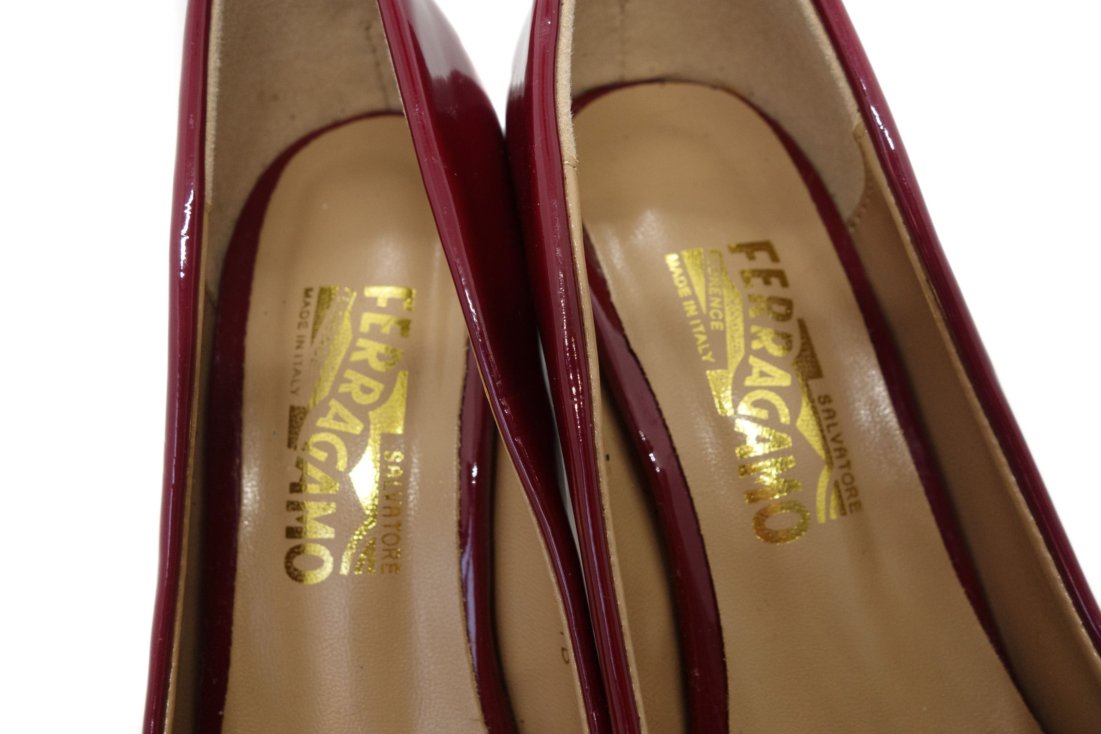 Salvatore Ferragamo 00s Carla 70 Patent Leather Vara Bow Pumps Size US 5 / IT 35 - 7 Thumbnail