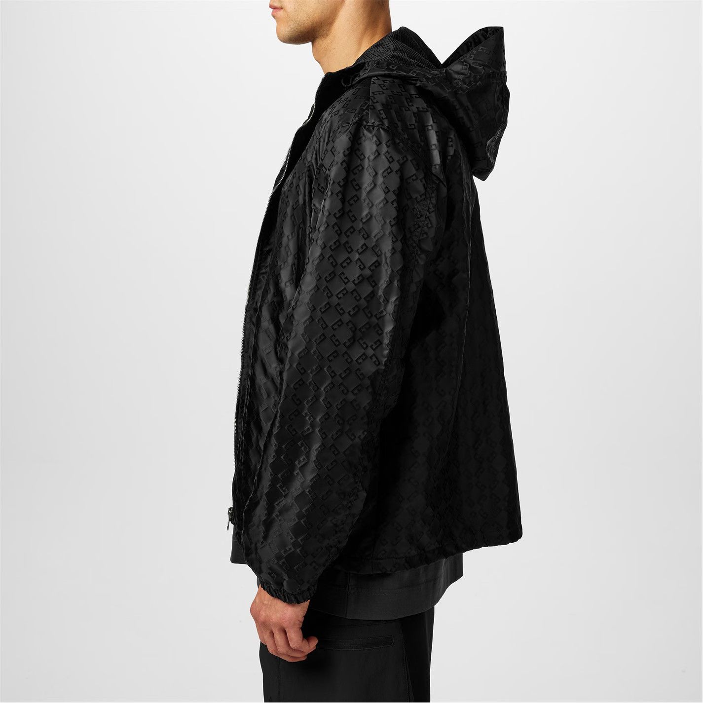 Givenchy o1g2r1mq0426 4G Monogram Resistant Hooded Windbreaker Jacket Size US L / EU 52-54 / 3 - 3 Thumbnail