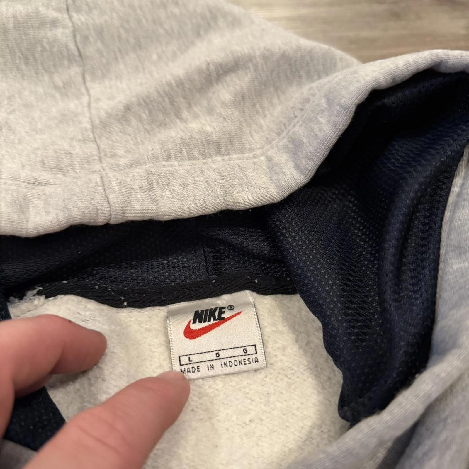 Nike Vintage Nike basketball hoodie 90s L/XL RARE Size US L / EU 52-54 / 3 - 6 Thumbnail