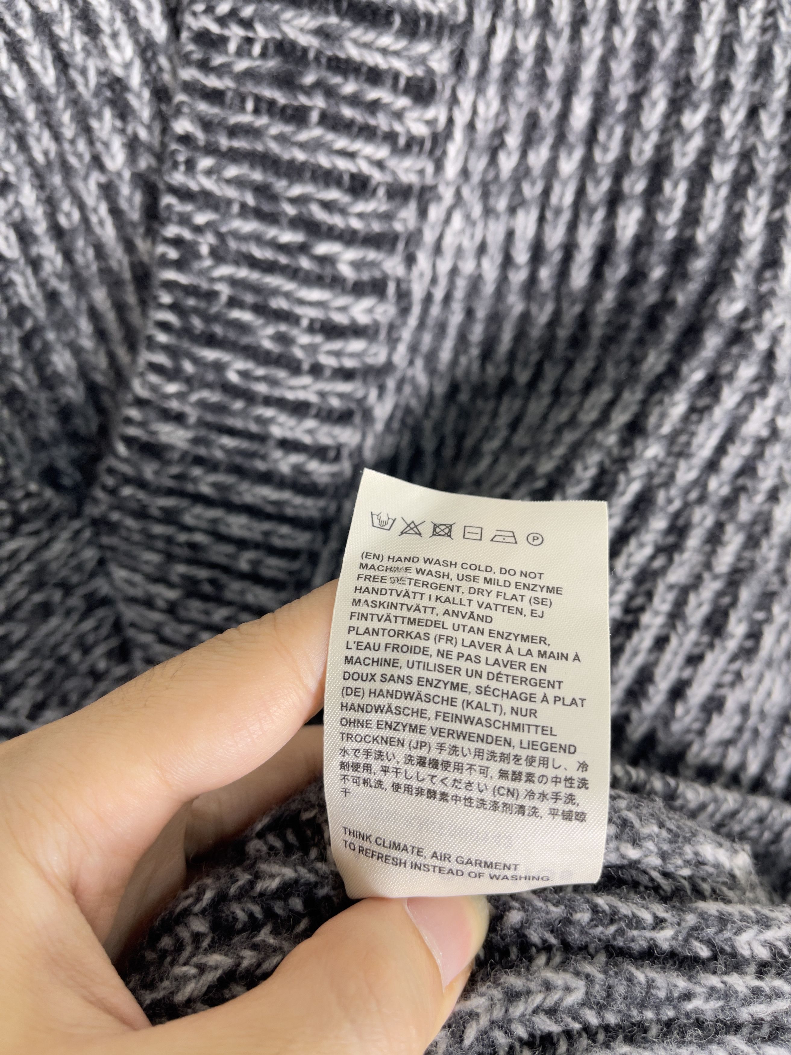 Acne Studios Acne Studios V-Neck Sweater Size US M / EU 48-50 / 2 - 7 Thumbnail