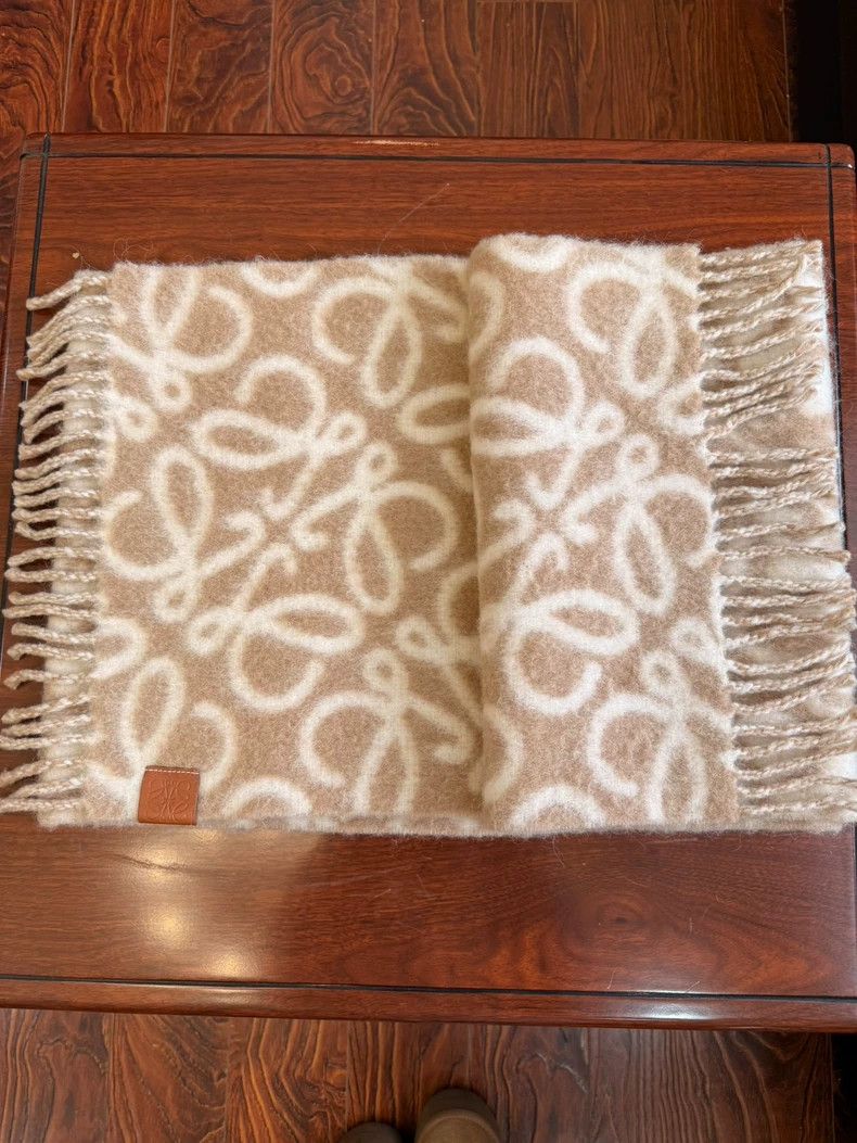 Loewe LOEWE Classic alpaca and wool Anagram scarves Size ONE SIZE - 4 Thumbnail