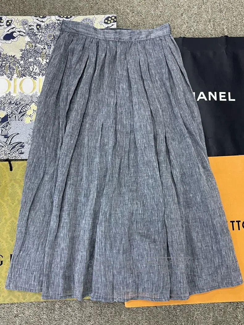 Dior Dior Grey linen skirt Size 27" / US 4 / IT 40 - 2 Thumbnail