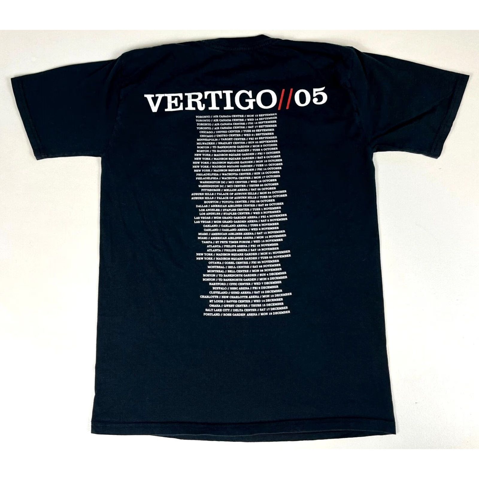 Vintage VINTAGE EDUN U2 Vertigo Tour 2005 T-Shirt Sz M Black Cotton Short Sleeve Crew Neck Unisex Adults Double-Sided Rock Music 2005 Vintage Size US M / EU 48-50 / 2 - 2 Thumbnail