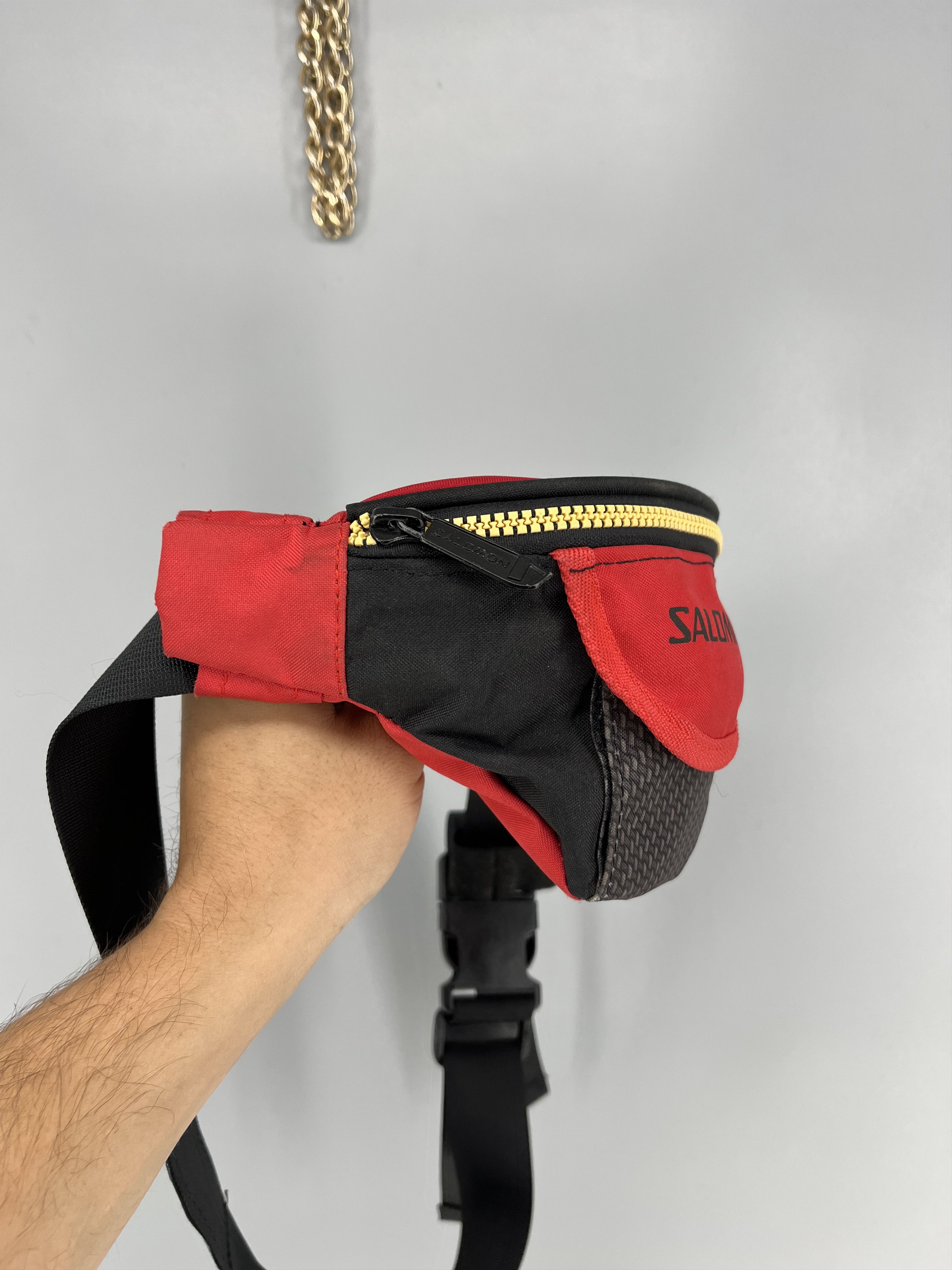 Salomon Vtg Salomon Fanny Pack Large Red Black Waist Bag Zippered Size ONE SIZE - 4 Thumbnail