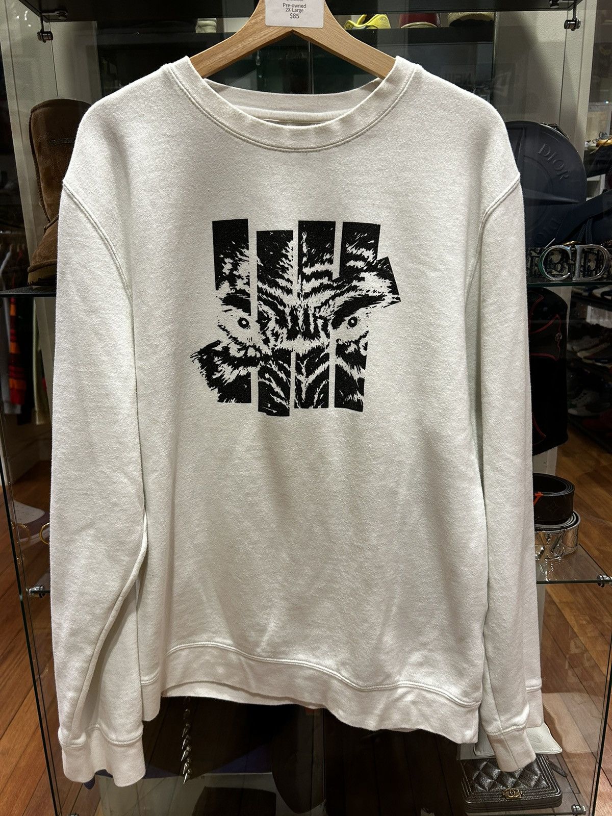 Undefeated Undefeated Wolf Strike Crewneck Size US XXL / EU 58 / 5 - 1 Thumbnail