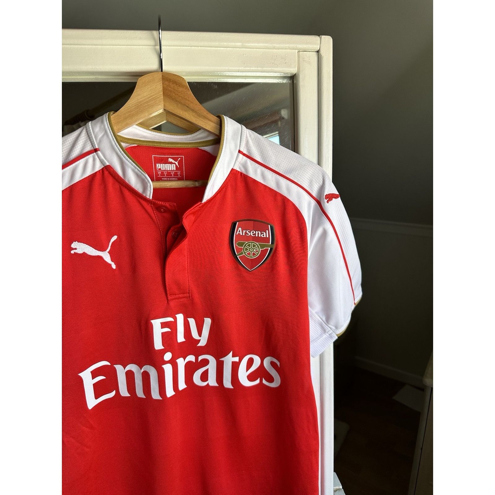 Puma ARSENAL 2015/16 HOME RED WHTE SHORT SLV PUMA SOCCER JERSEY F Size US S / EU 44-46 / 1 - 4 Thumbnail