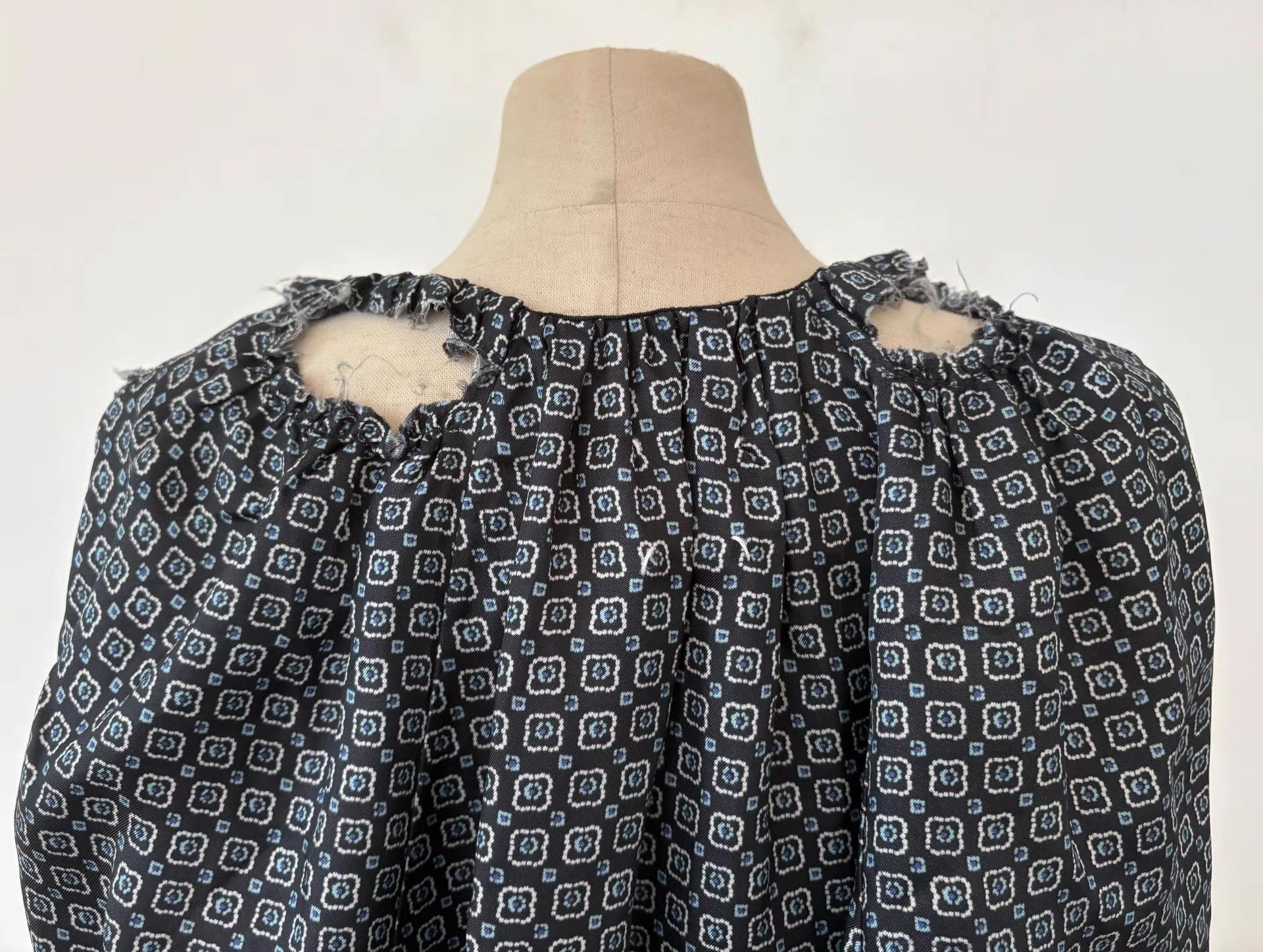 Maison Margiela Maison Margiela Women's DeconstructedFloral SleevelessTopＱ21 Size M / US 6-8 / IT 42-44 - 8 Thumbnail